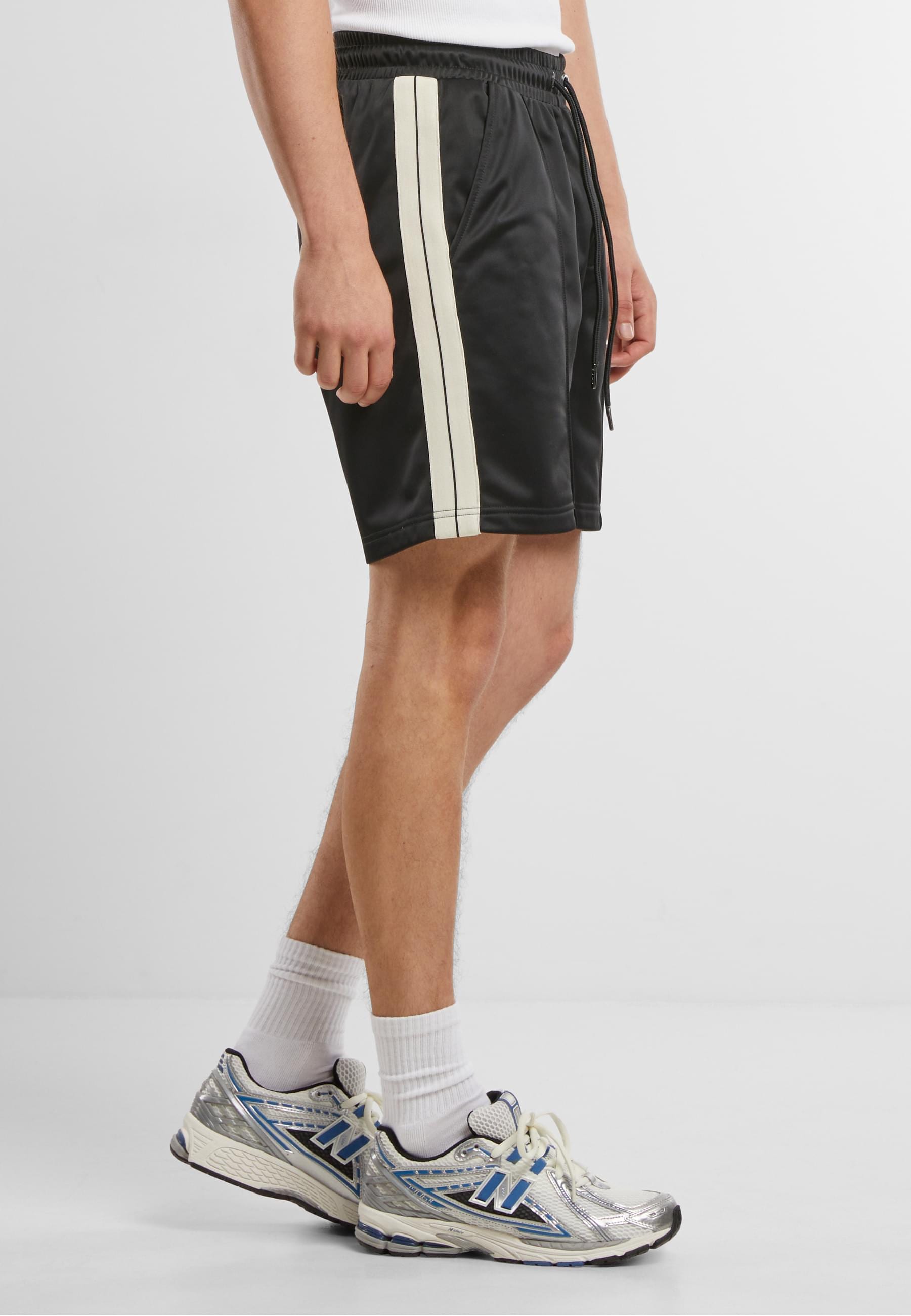 URBAN CLASSICS Shorts »Urban Classics Tennis Core Shorts«, (1 tlg.)
