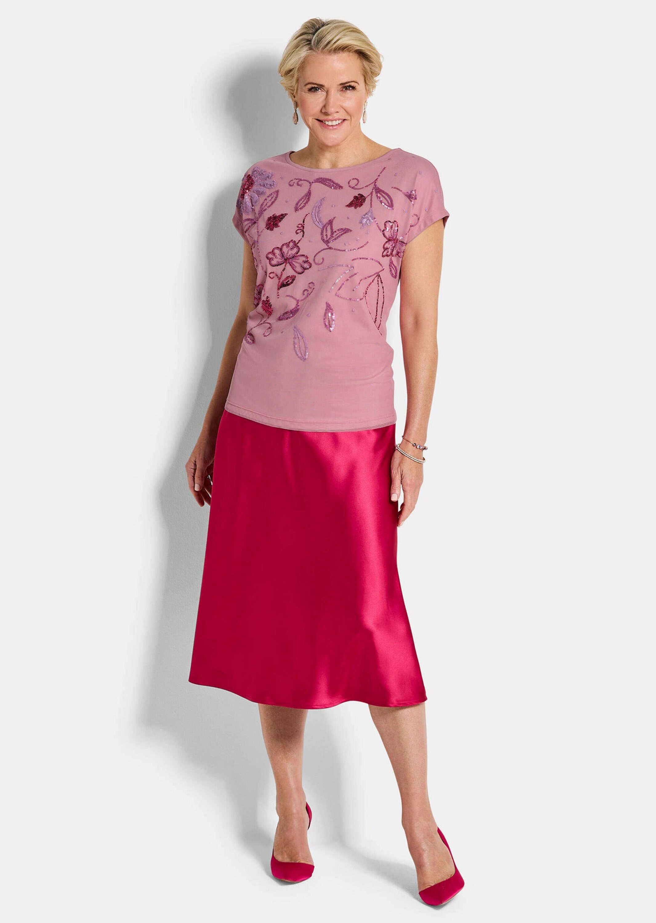 GOLDNER Kurzarmshirt »Blusenshirt mit Pailletten« aufwendige Paillettenstickerei auf dem Vorderteil