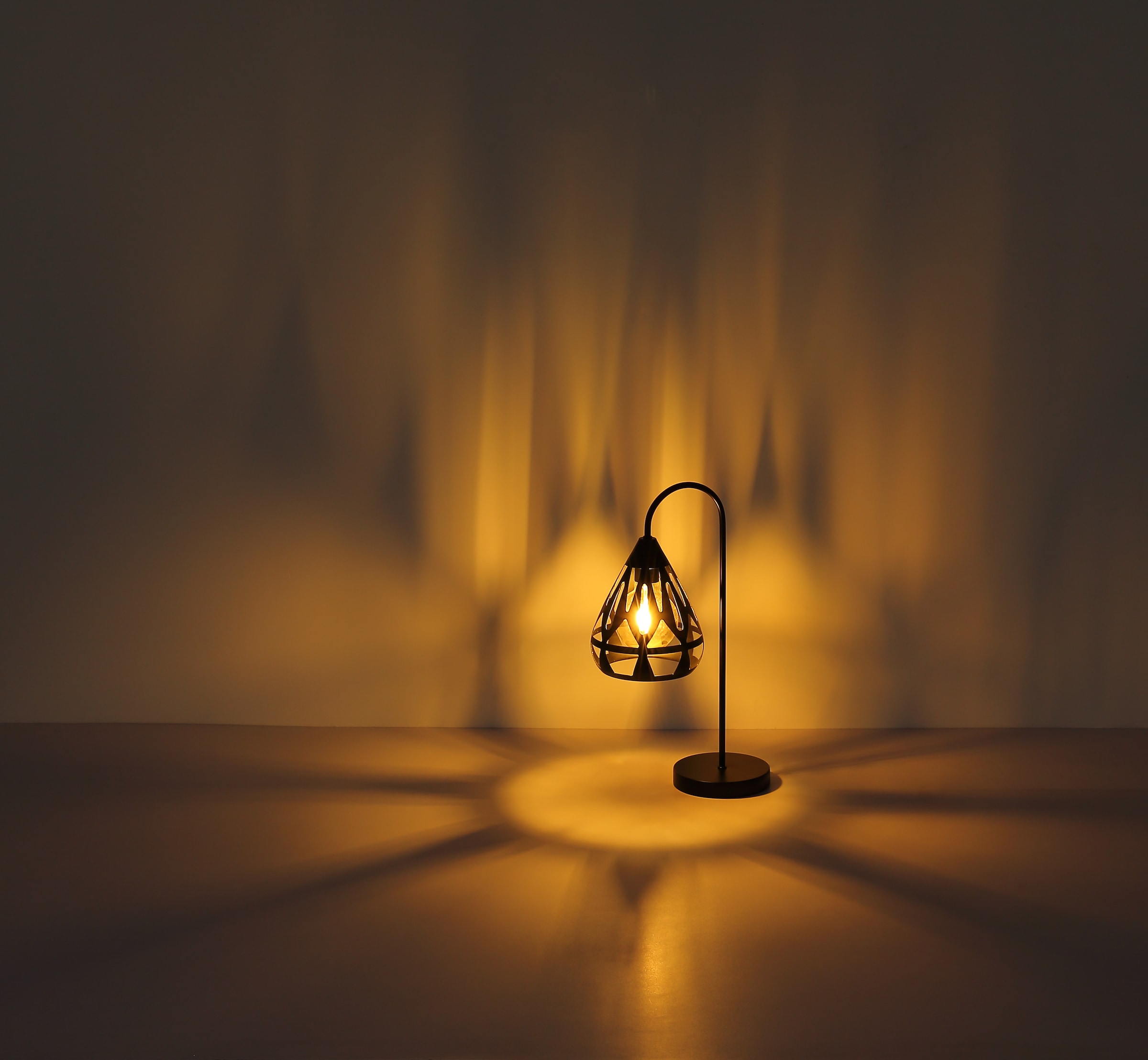 GLOBO LIGHTING Tischleuchte »HASSAN«, Leuchtmittel E27 | ohne Leuchtmittel, Tischlampe/schwarz/Dekor/Dekorstanzungen/Schlafzimmer/Wohnzimmer
