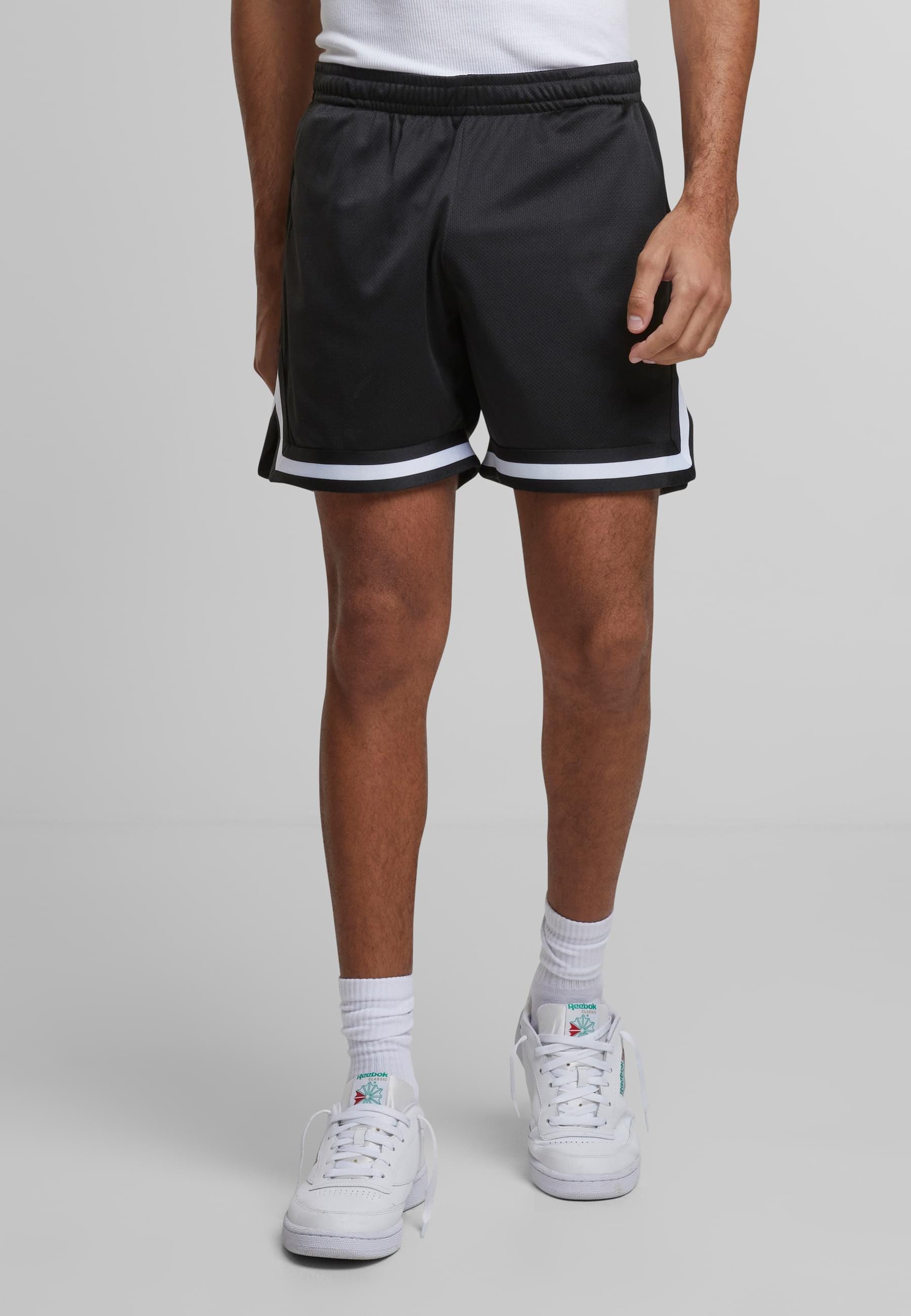 URBAN CLASSICS Shorts »Urban Classics Herren Short Basketball Shorts«, (1 tlg.)