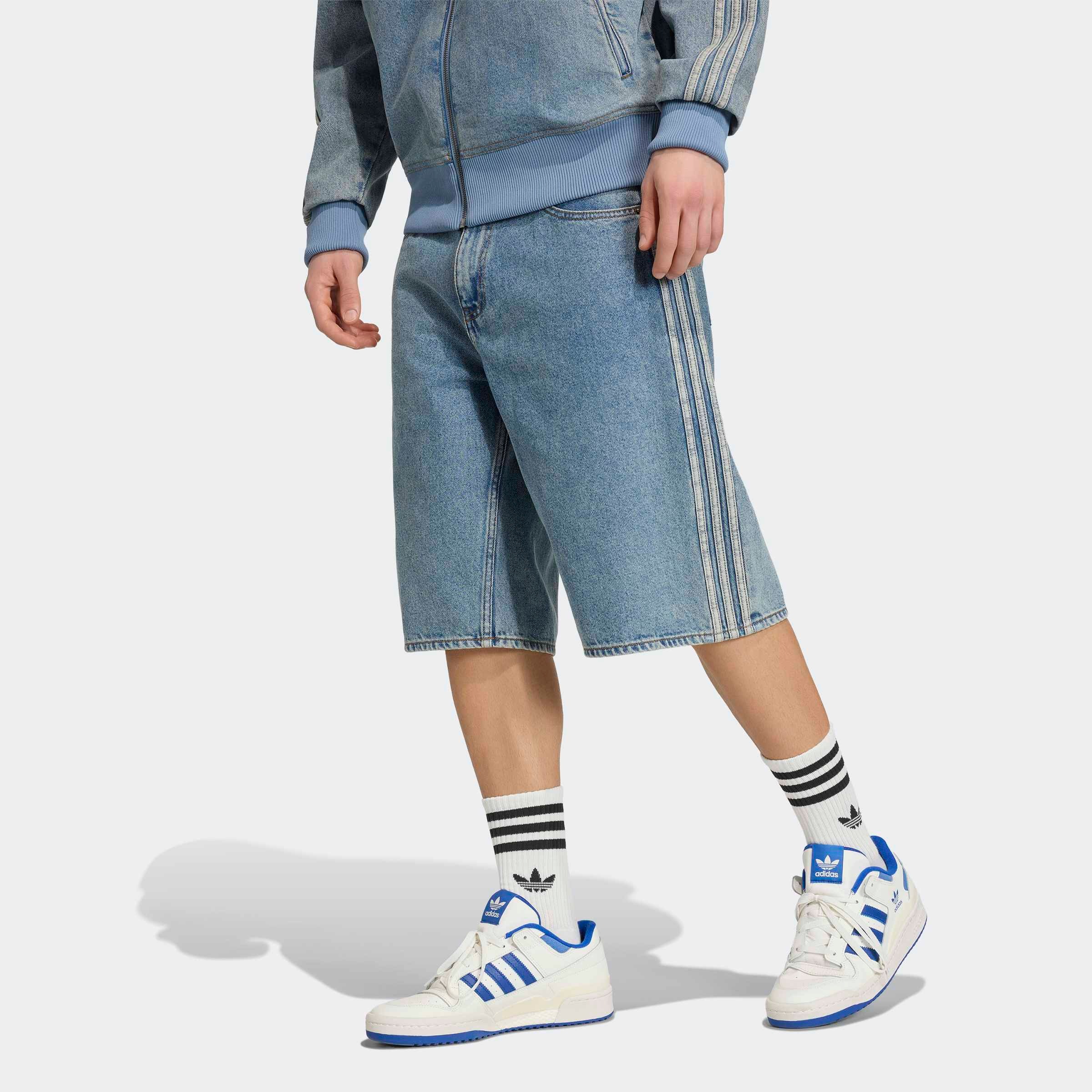 adidas Originals Jeansbermudas "FIREBIRD ADICOLOR DENIM-JORTS MITTELHOHER BUND BEIN GERADE GESCHNITTEN"