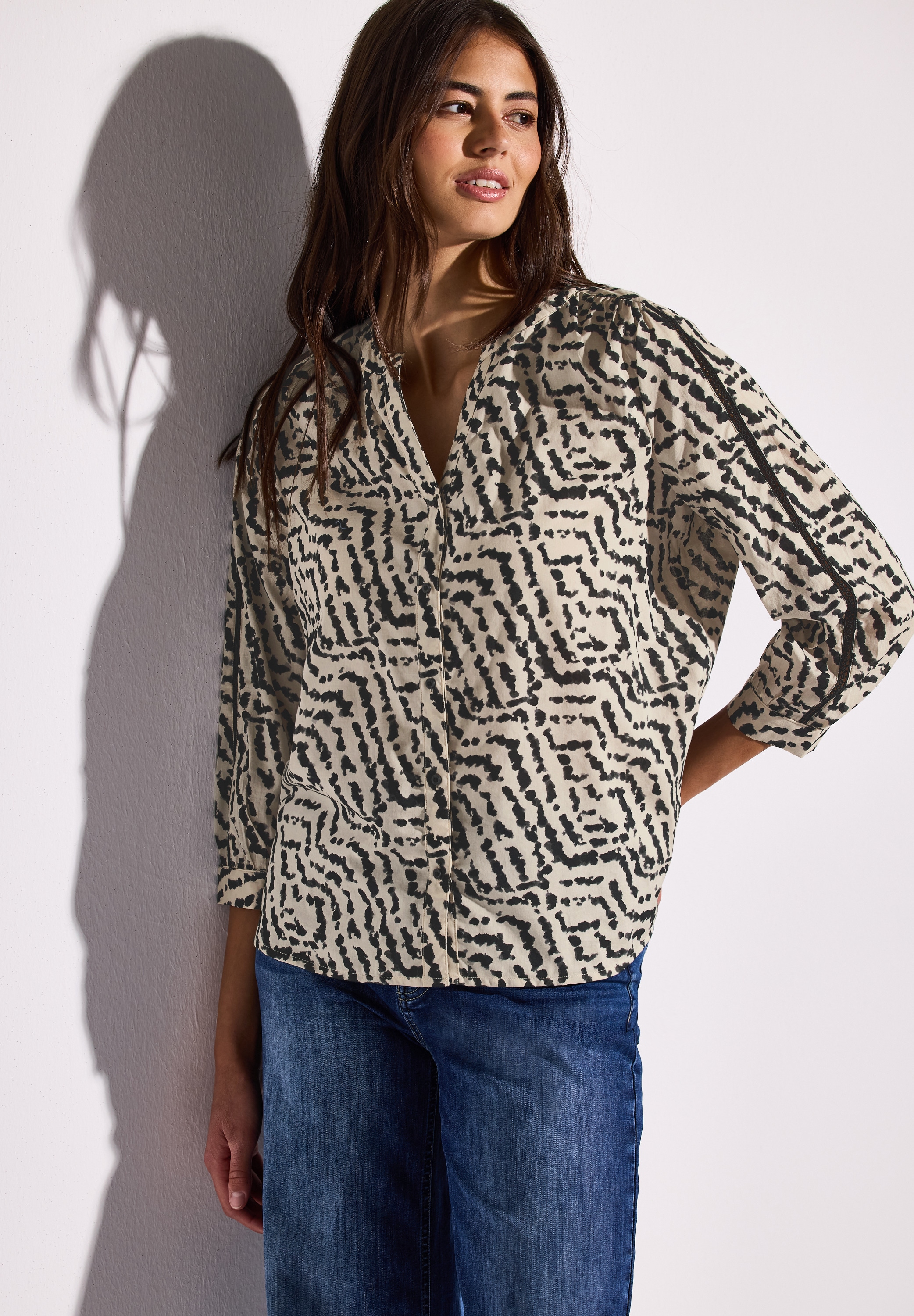 STREET ONE Druckbluse, mit Tapedetails und grafischem Muster günstig online kaufen