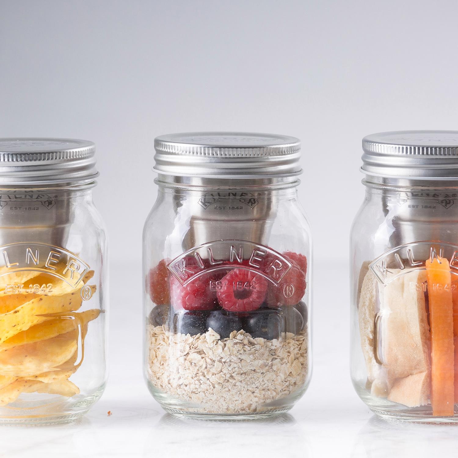 KILNER Vorratsglas »Snack on the Go«, (Set, 3 tlg., 1 x Vorratsglas, 1 x Becher, 1 x Konservendeckel), Inhalt 0,5 Liter