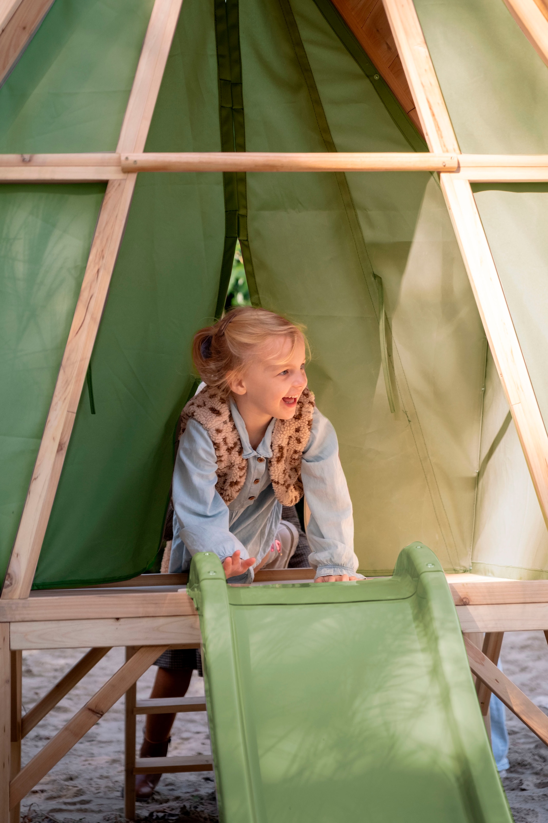 EXIT Spielhaus »Yuki 30«, mit Rutsche; FSC® - schützt Wald - weltweit