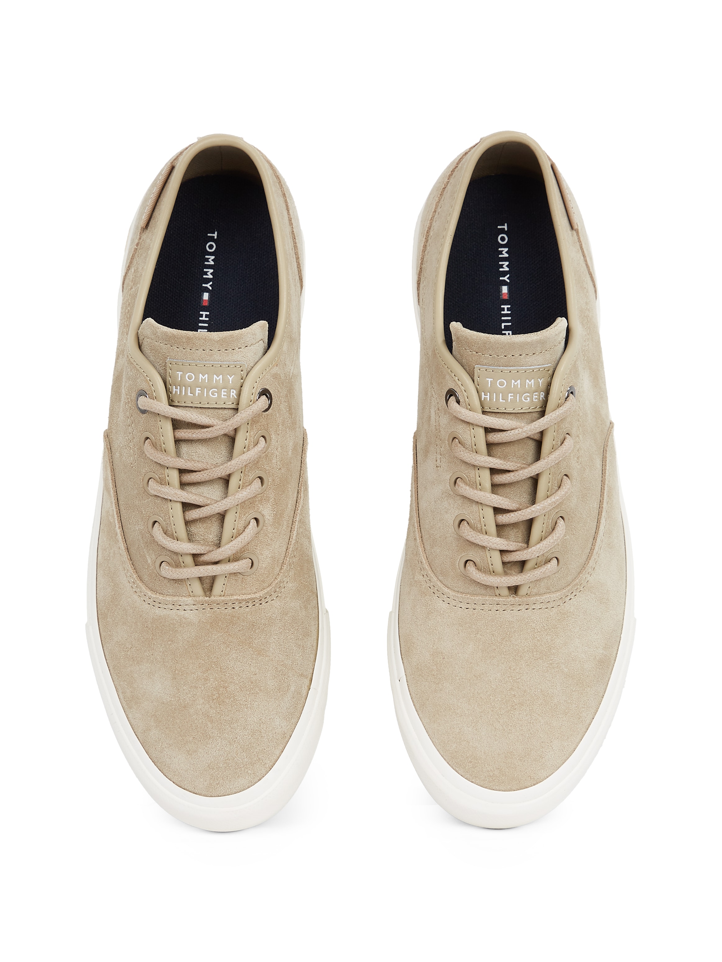 Tommy Hilfiger Sneaker »TH HI VULC LOW OXFORD SUEDE«, Freizeitschuh, Halbschuh, Schnürschuh mit Label an der Ferse