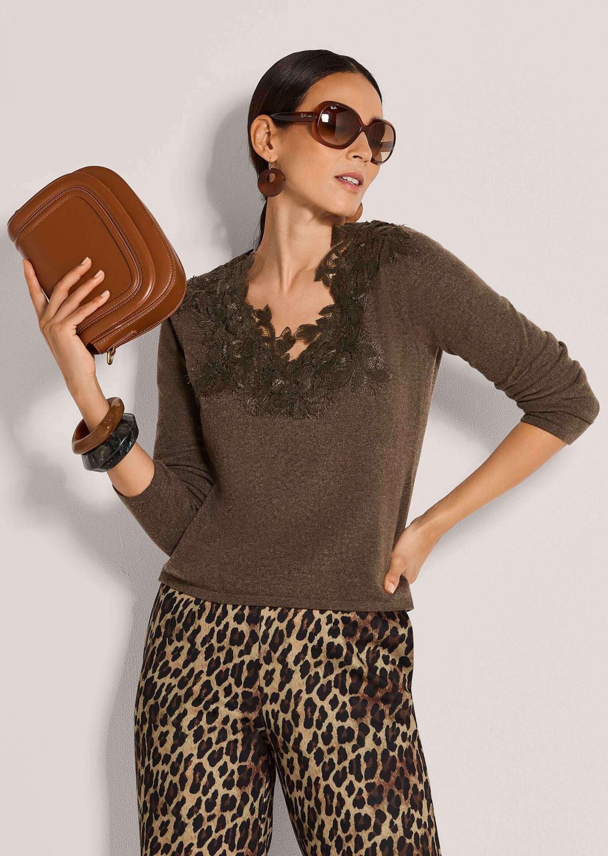MADELEINE Longpullover »Pullover Feinstrickpullover mit Spitzenbesatz«