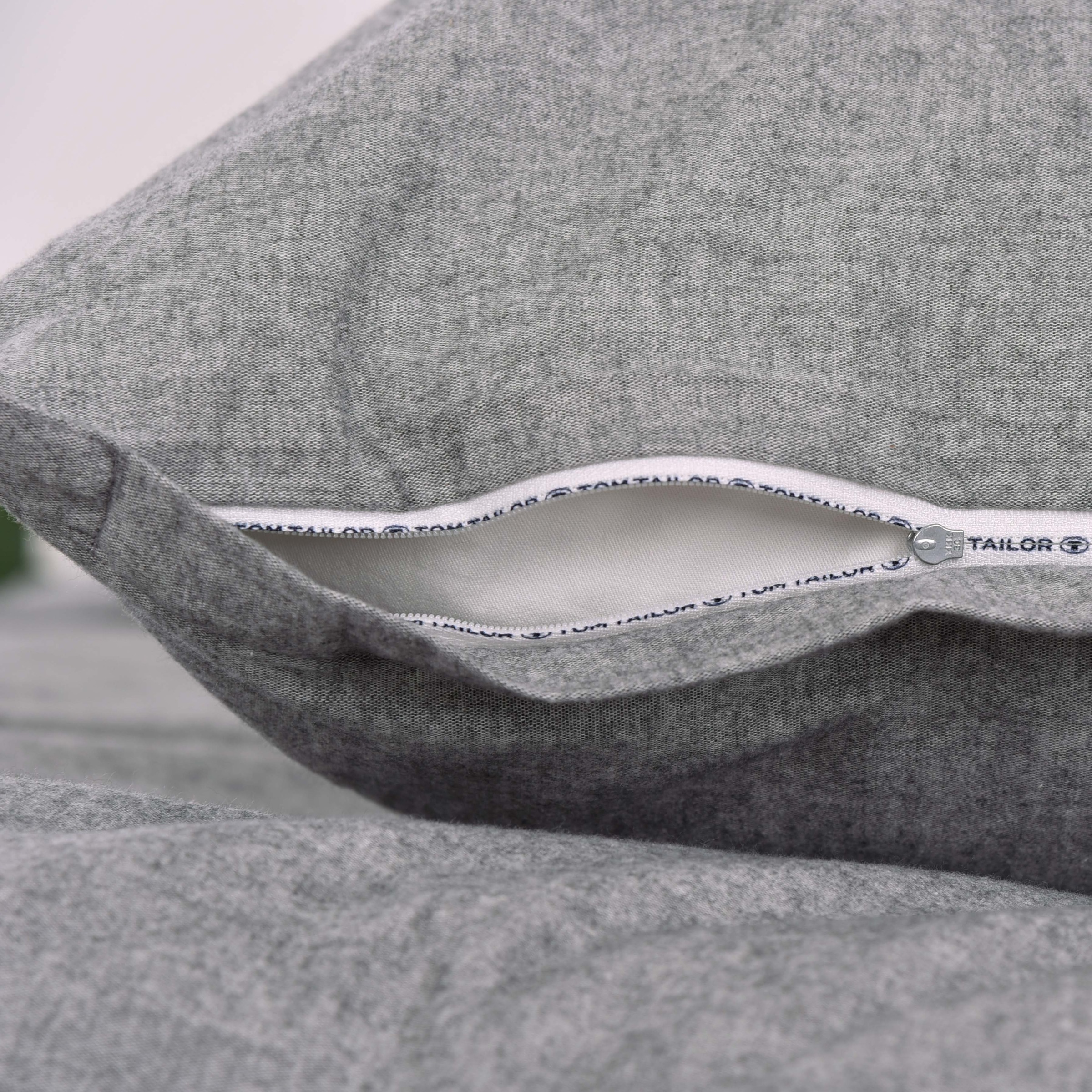 TOM TAILOR HOME Bettwäsche »WOVEN MELANGE in Gr. 135x200cm oder 155x220cm«, new bedroom, Doppelnaht am Kissen, gewebtes Label