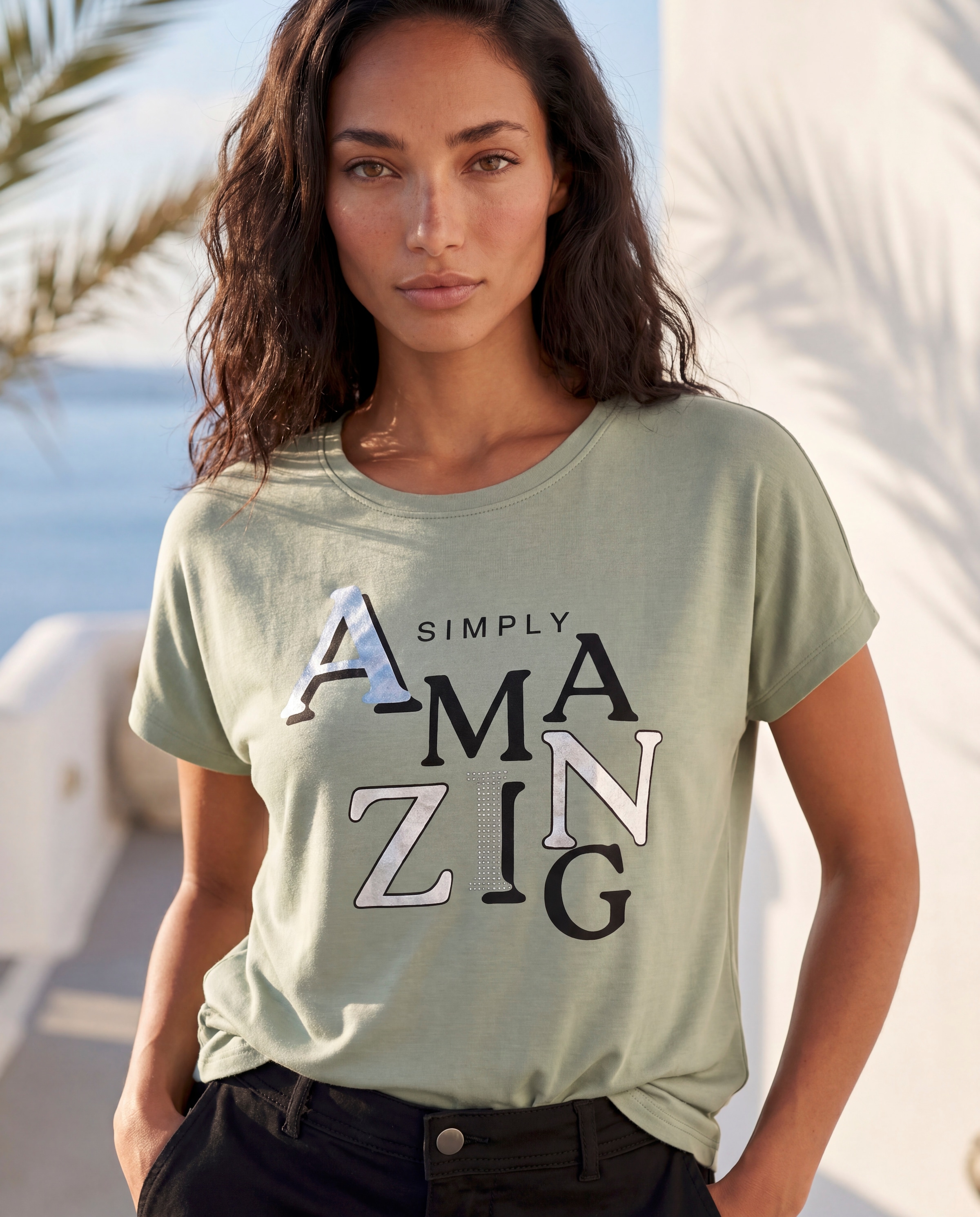 LASCANA 3/4-Arm-Shirt "mit glänzendem Druck" aus Viskose-Qualität