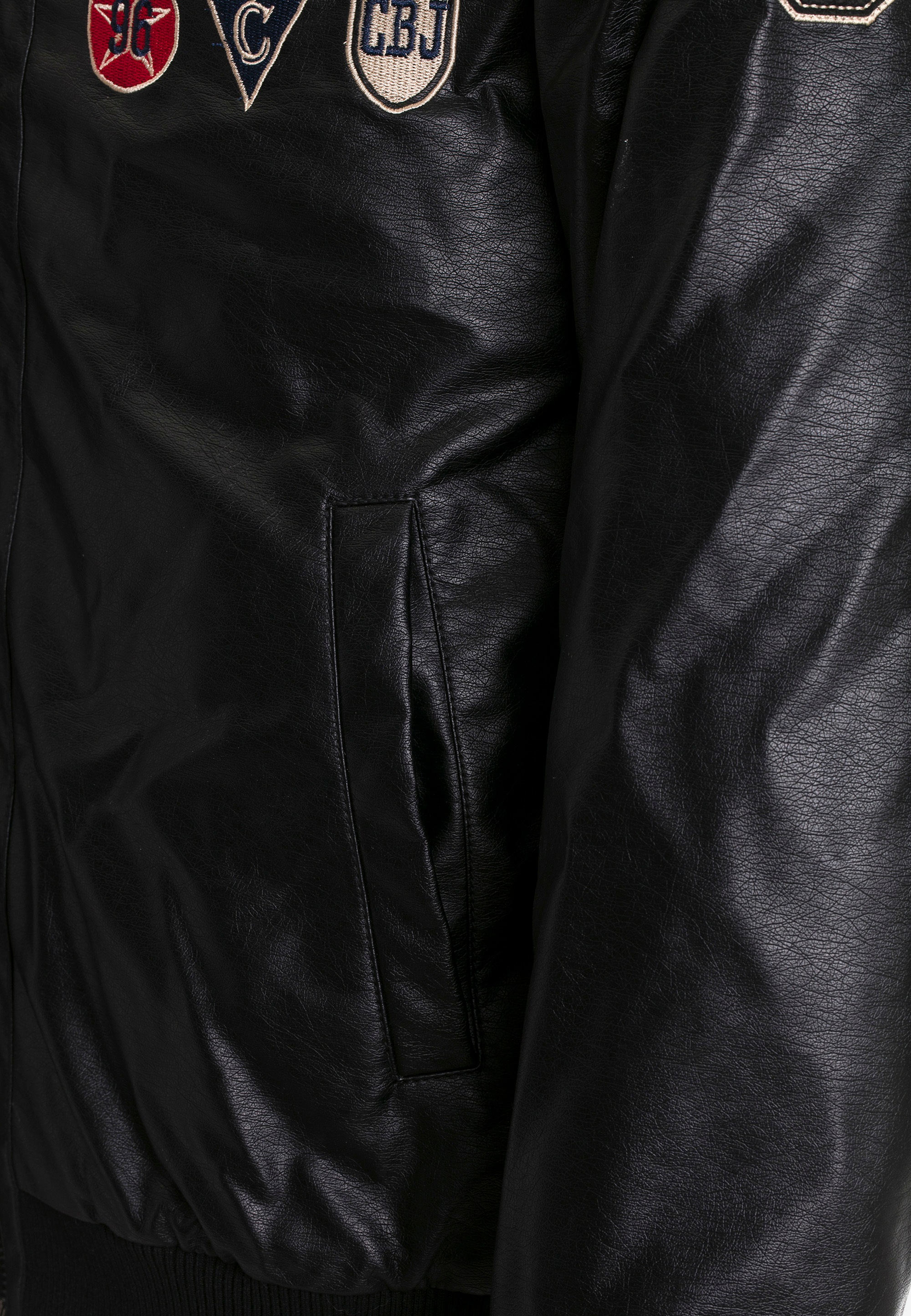 Cipo & Baxx Outdoorjacke, mit stylischen Patches