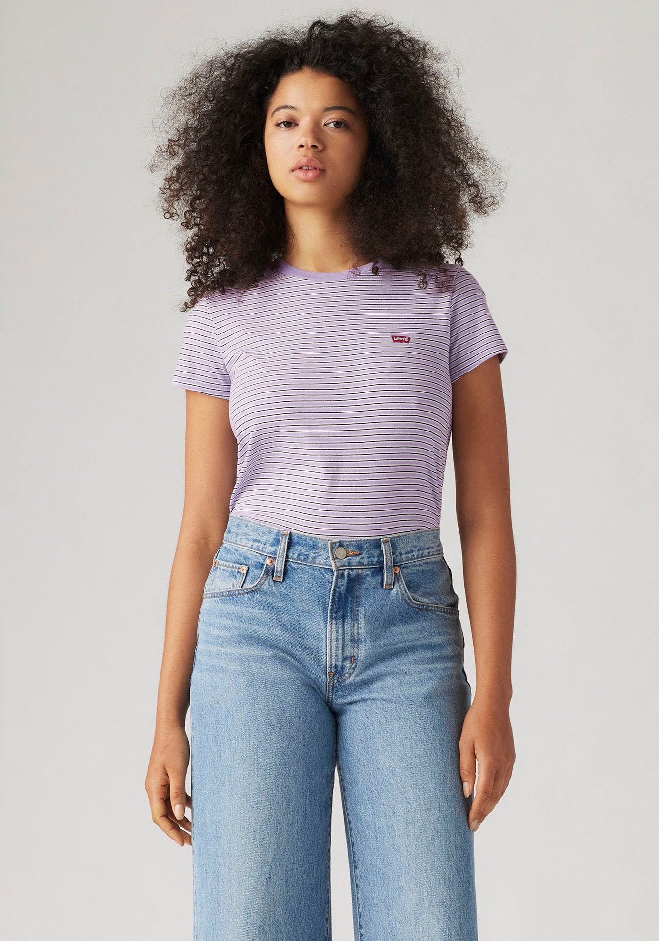 Levis T-Shirt "The perfect Tee", mit kleiner Logo-Stickerei günstig online kaufen