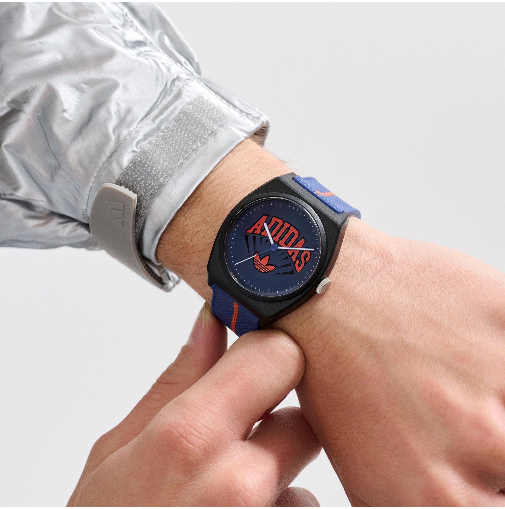adidas Originals Quarzuhr »PROJECT TWO«, Armbanduhr, Herrenuhr, Damenuhr,Resinarmband,wasserabweisend bis 5 bar