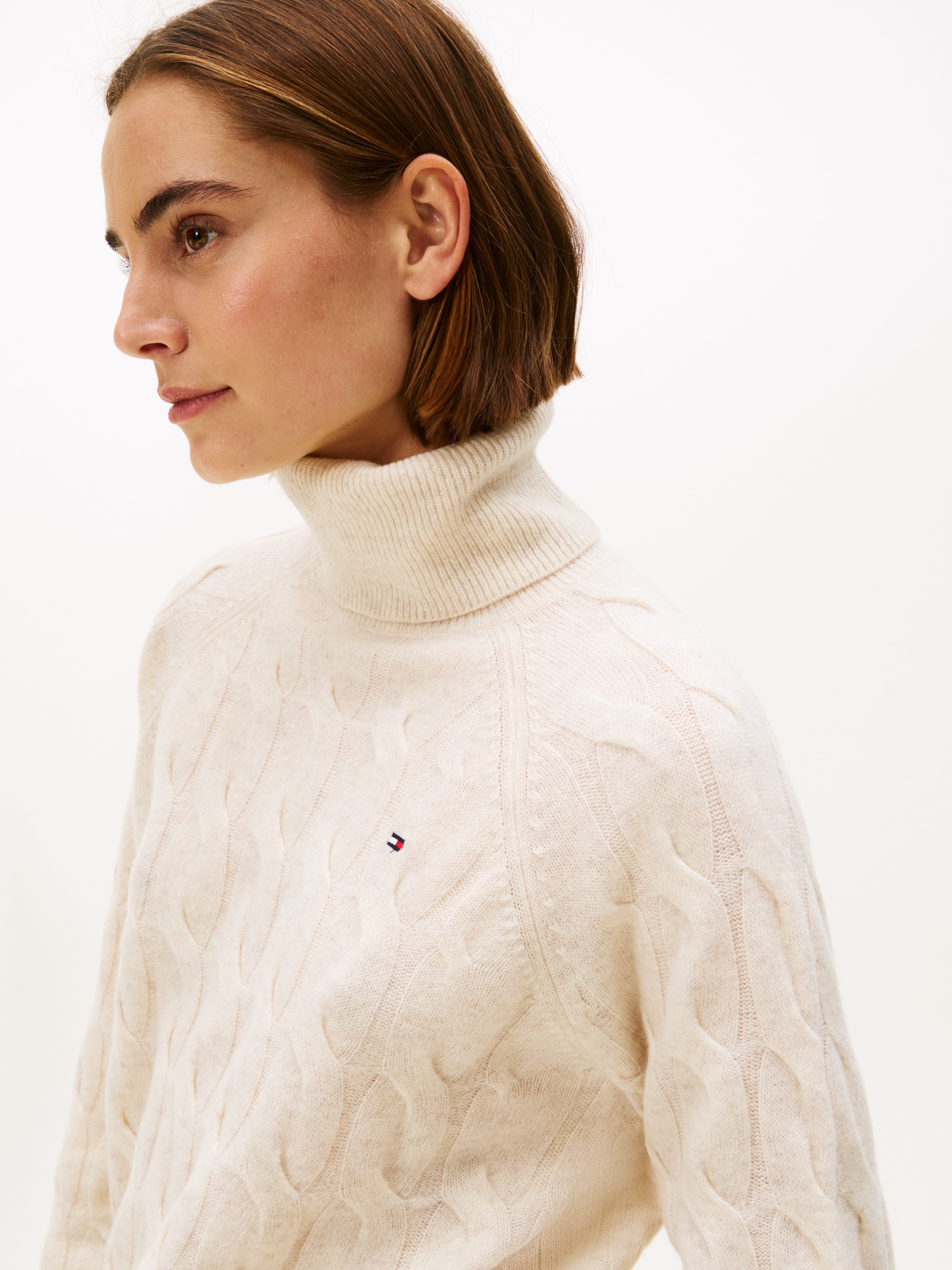 Tommy Hilfiger Rollkragenpullover »SOFT WOOL CABLE ROLL-NK LS SWT«, mit Zopfmuster, aus reiner Wolle