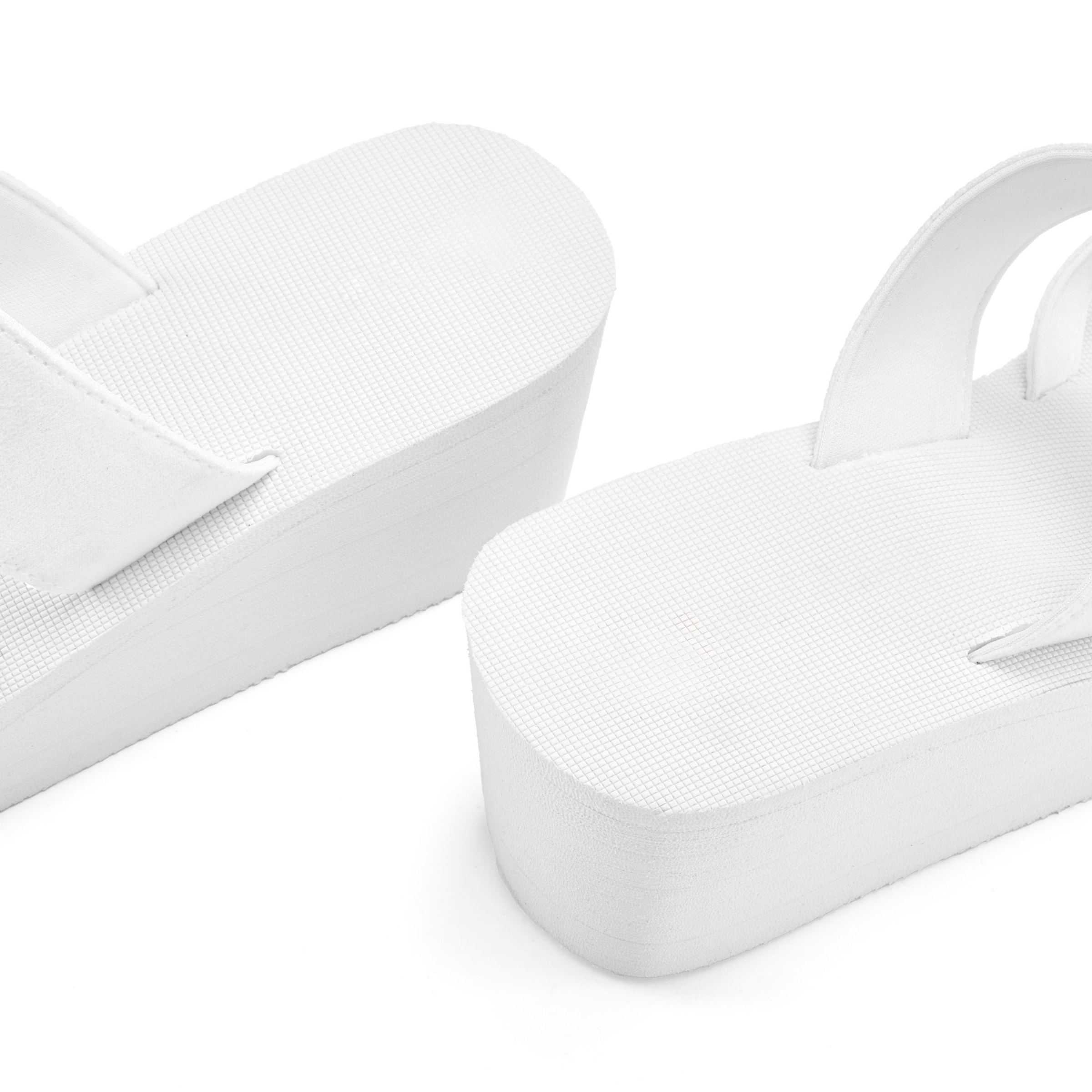 Venice Beach Zehentrenner »Sommerschuh, Pantolette, Sandale, Sandalette«, mit Keilabsatz aus wasserabweisendem Material besonders leicht VEGAN