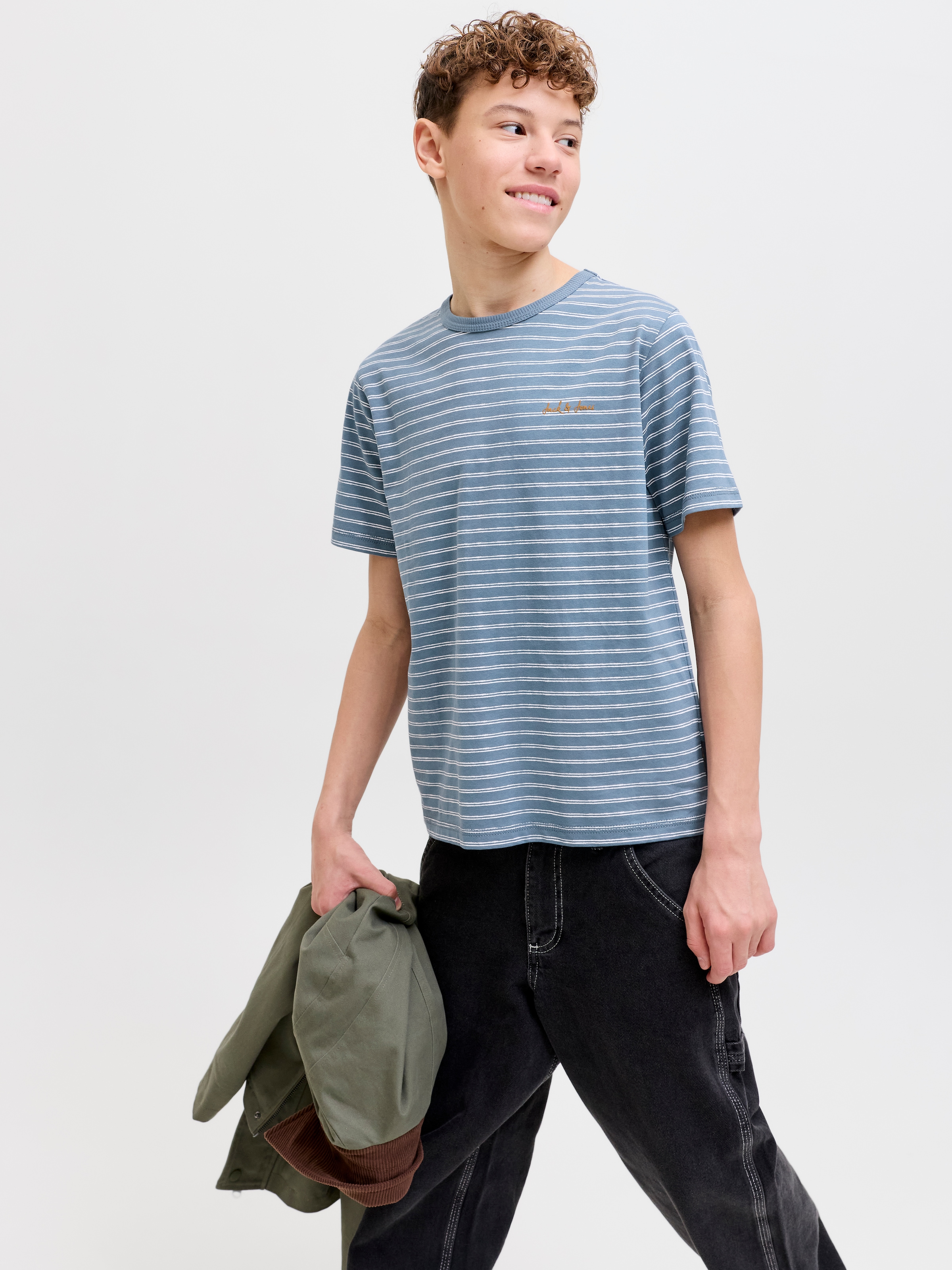 Jack & Jones Junior T-Shirt »JJDEVIN DAYTONA STRIPED TEE SS CN JNR« mit dezenter Logostickerei