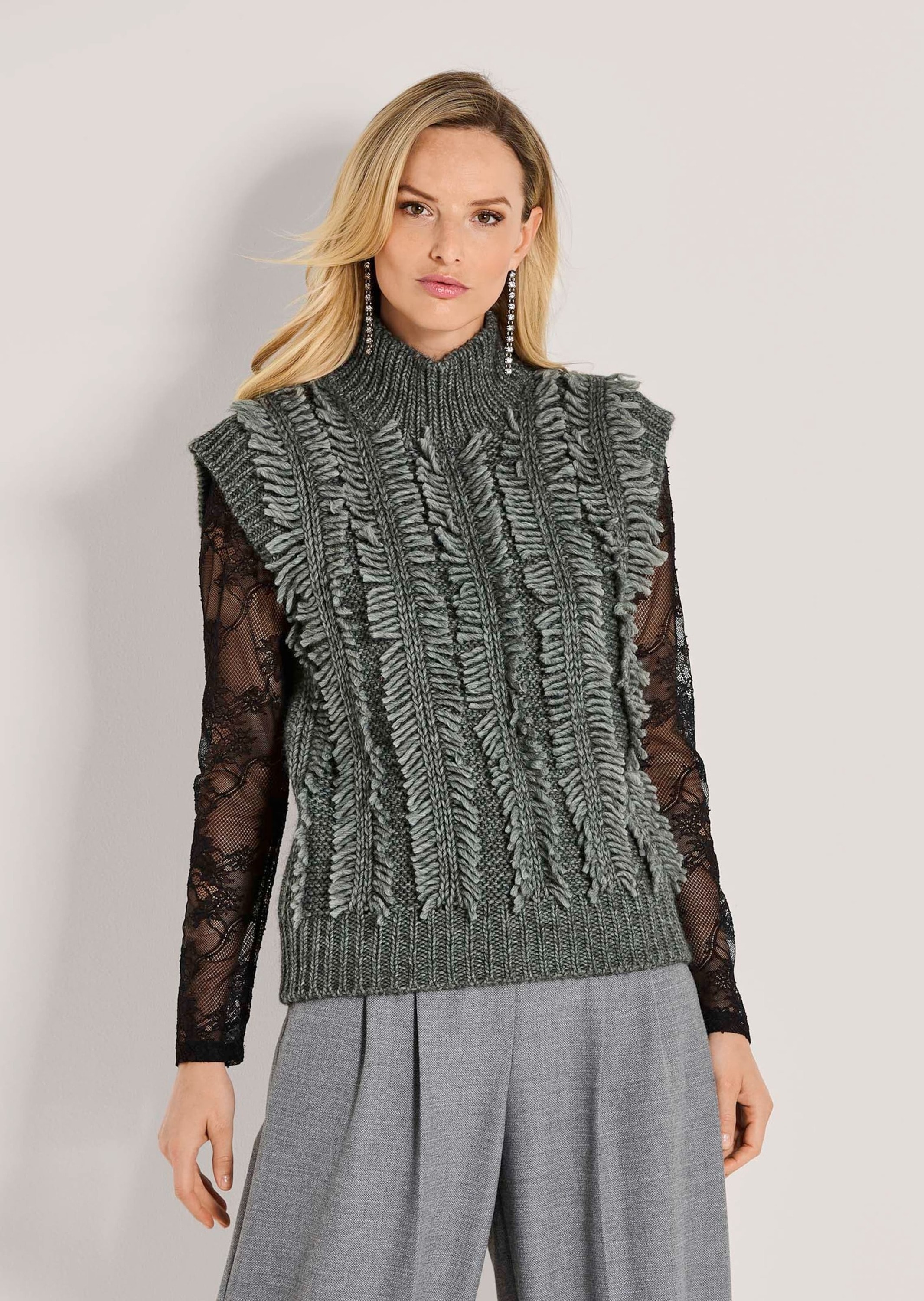 MADELEINE Pullunder »Pullunder Moderner Fransenstrick mit Stehkragen« fancy Fransenstrick