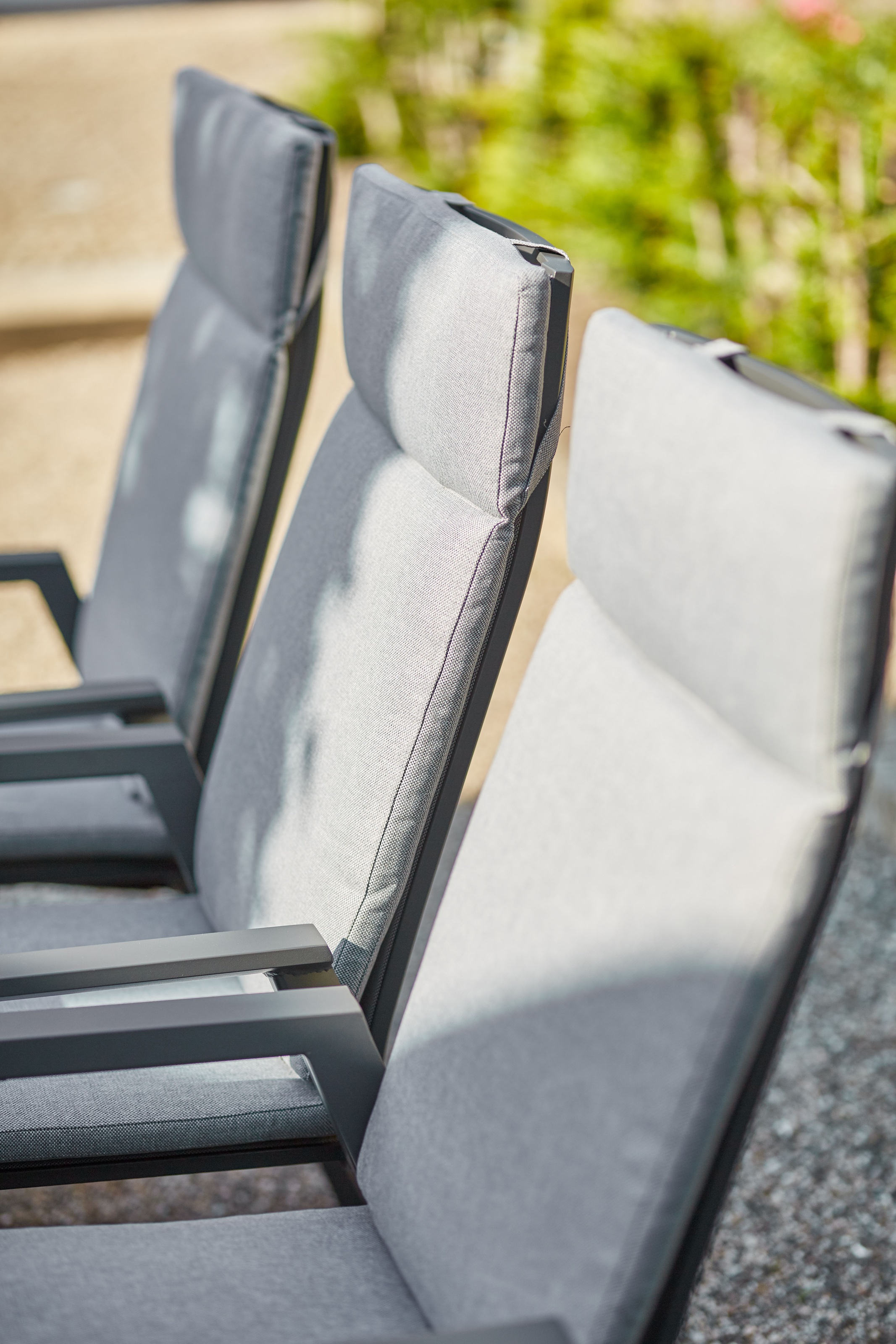 Siena Garden Gartensessel »VALENCIA Move Sessel matt anthrazit« Gestell aus Aluminium, Ranotex® Gewebe dunkelgrau, inkl. Kissen