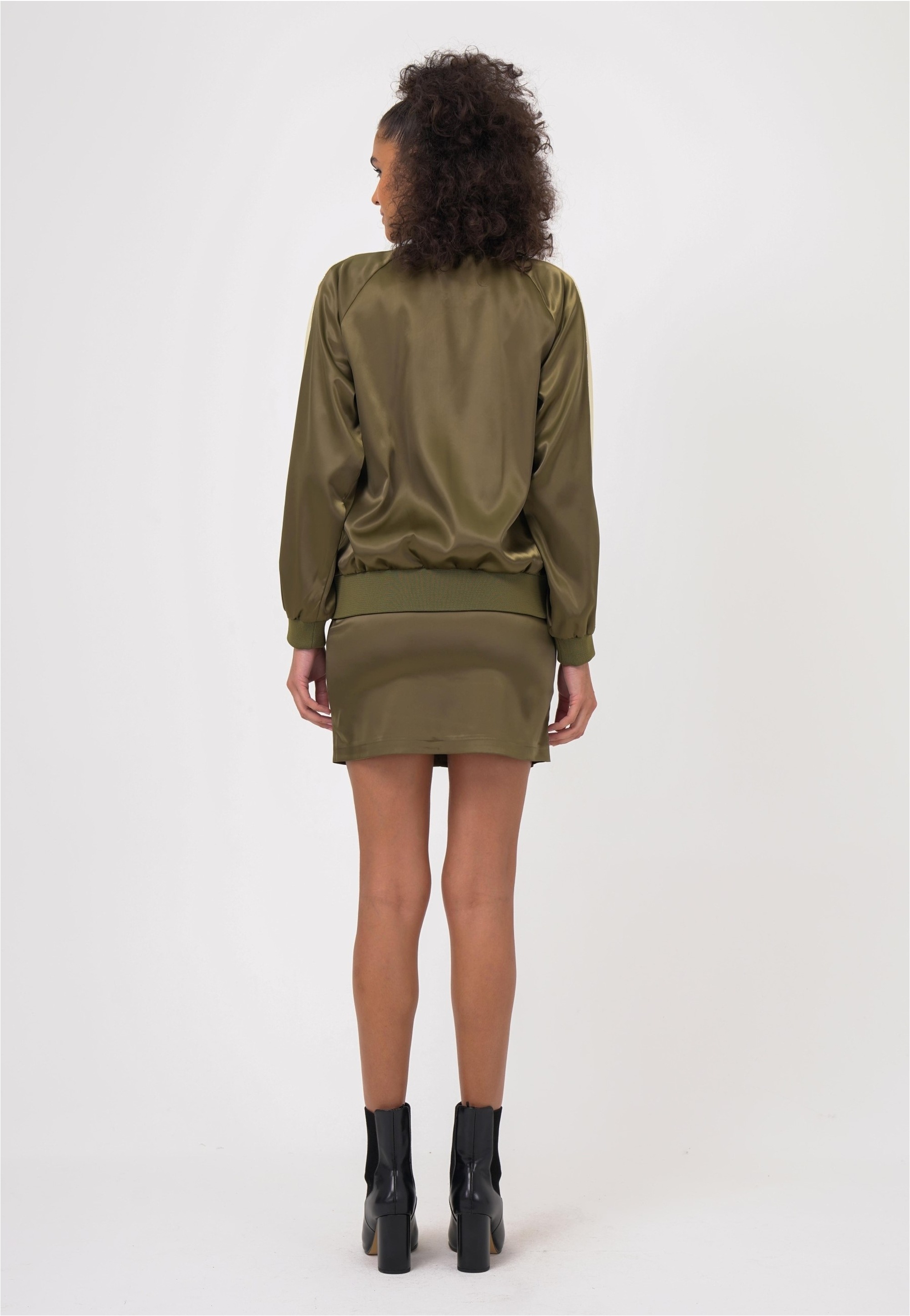 freshlions Bomberjacke »Aurelia«, im sportlichen Design