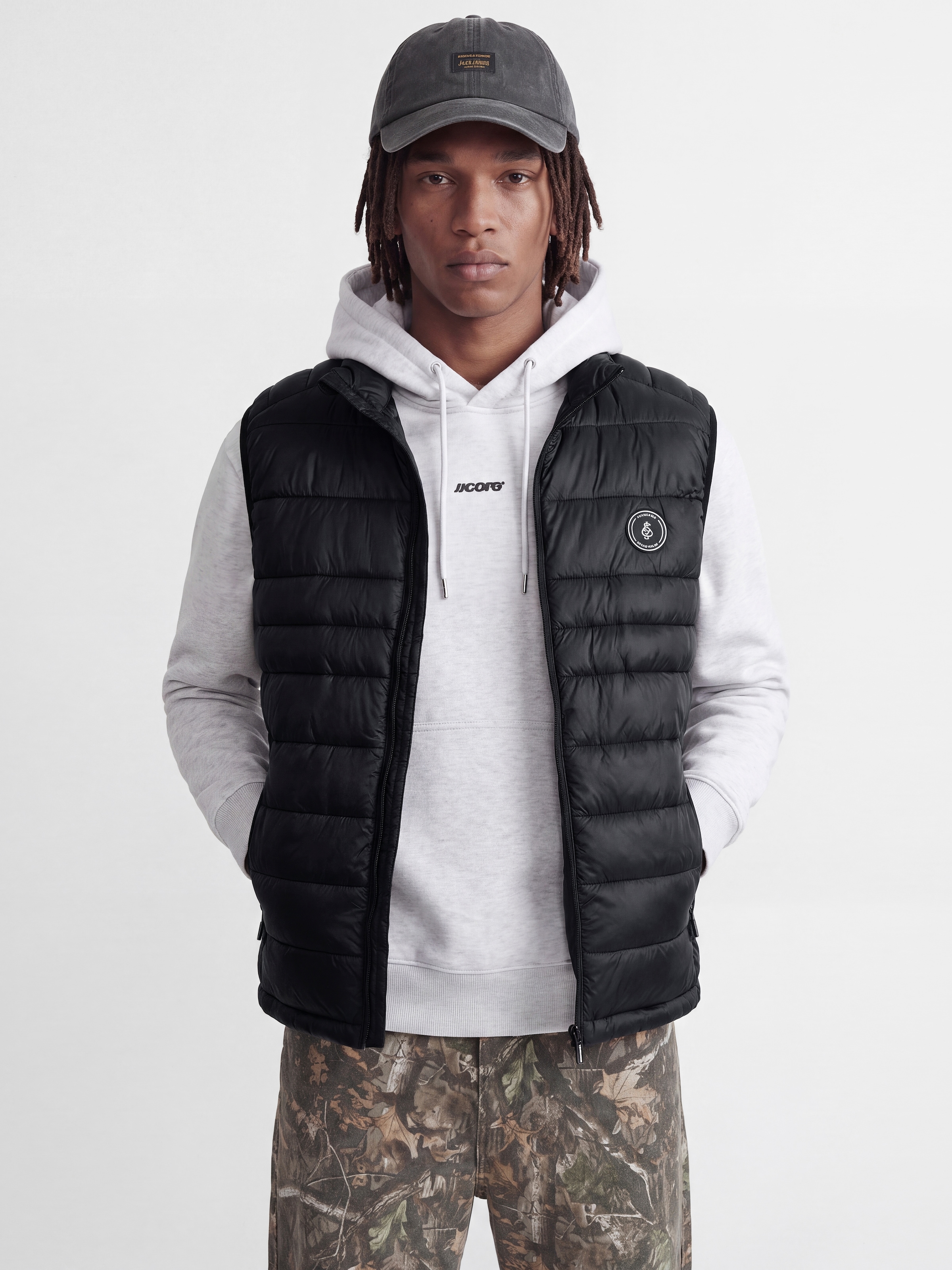 Jack & Jones Steppweste "JJEKINGSLEY LIGHT BODYWARMER COLLAR NOOS" Kunstfaser, regular fit