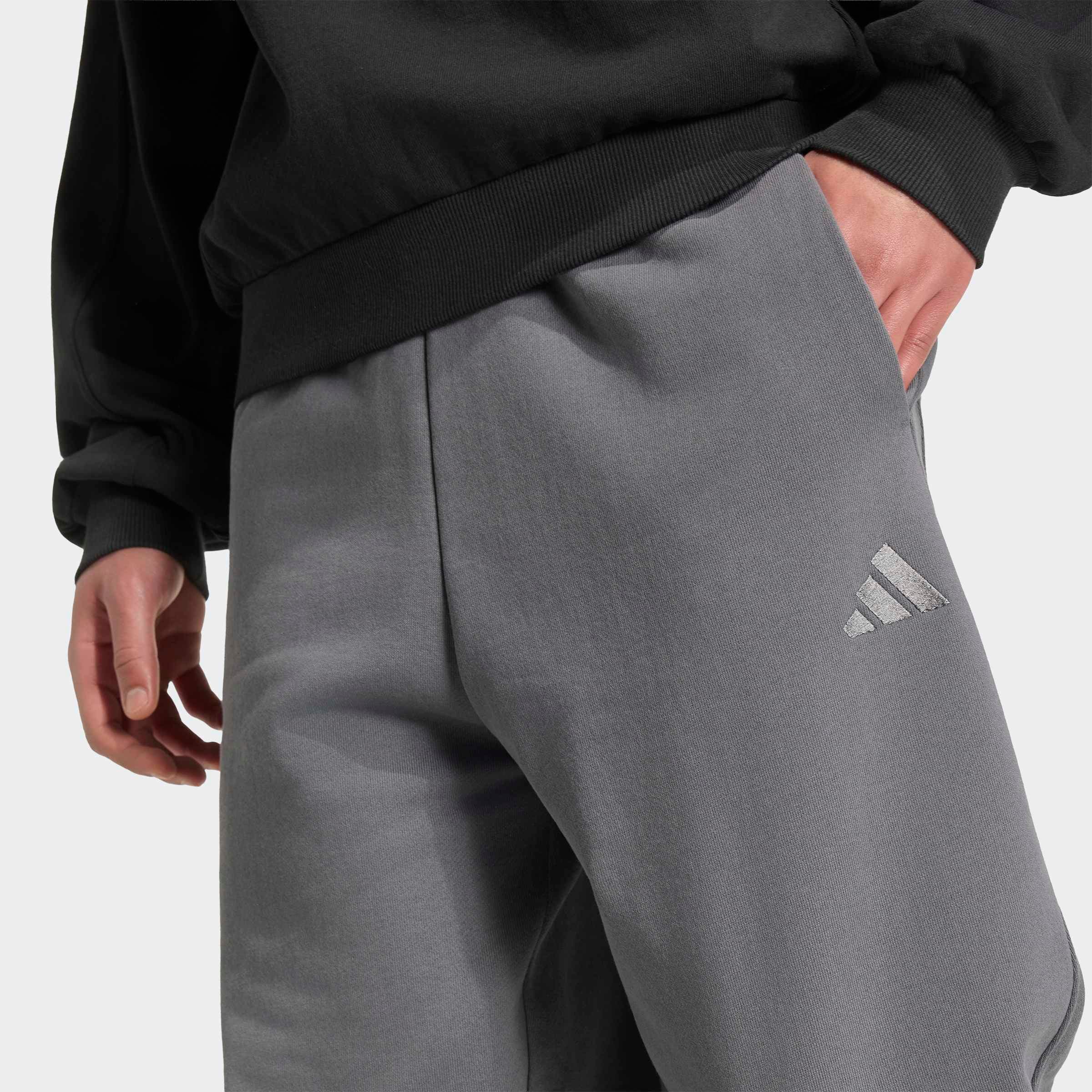 adidas Sportswear Sporthose »ADIDAS KIT, BÜNDCHEN, REGULÄR GESCHNITTEN, KLEINES LOGO«