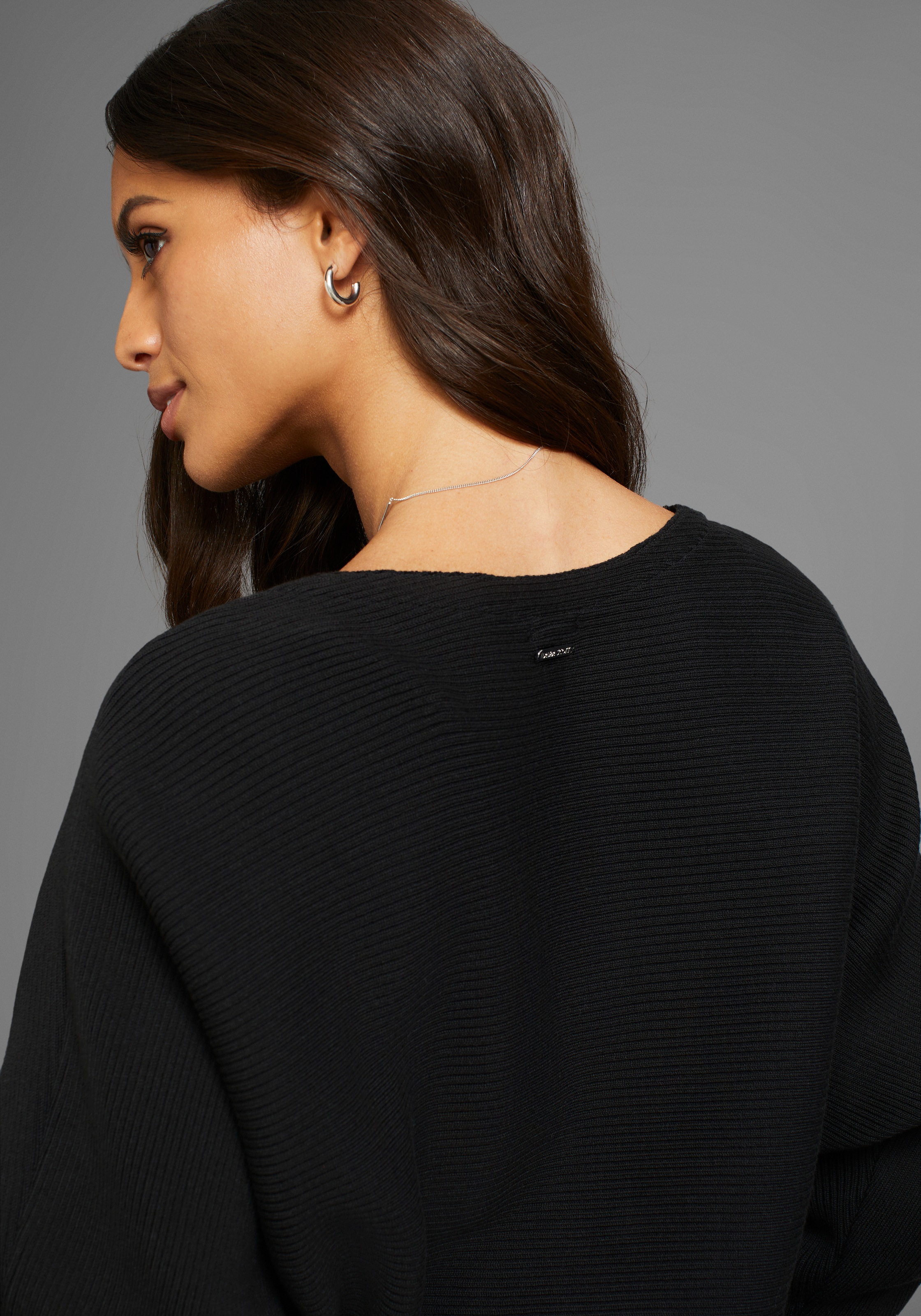 Laura Scott Rundhalspullover, in oversize und Rippstruktur