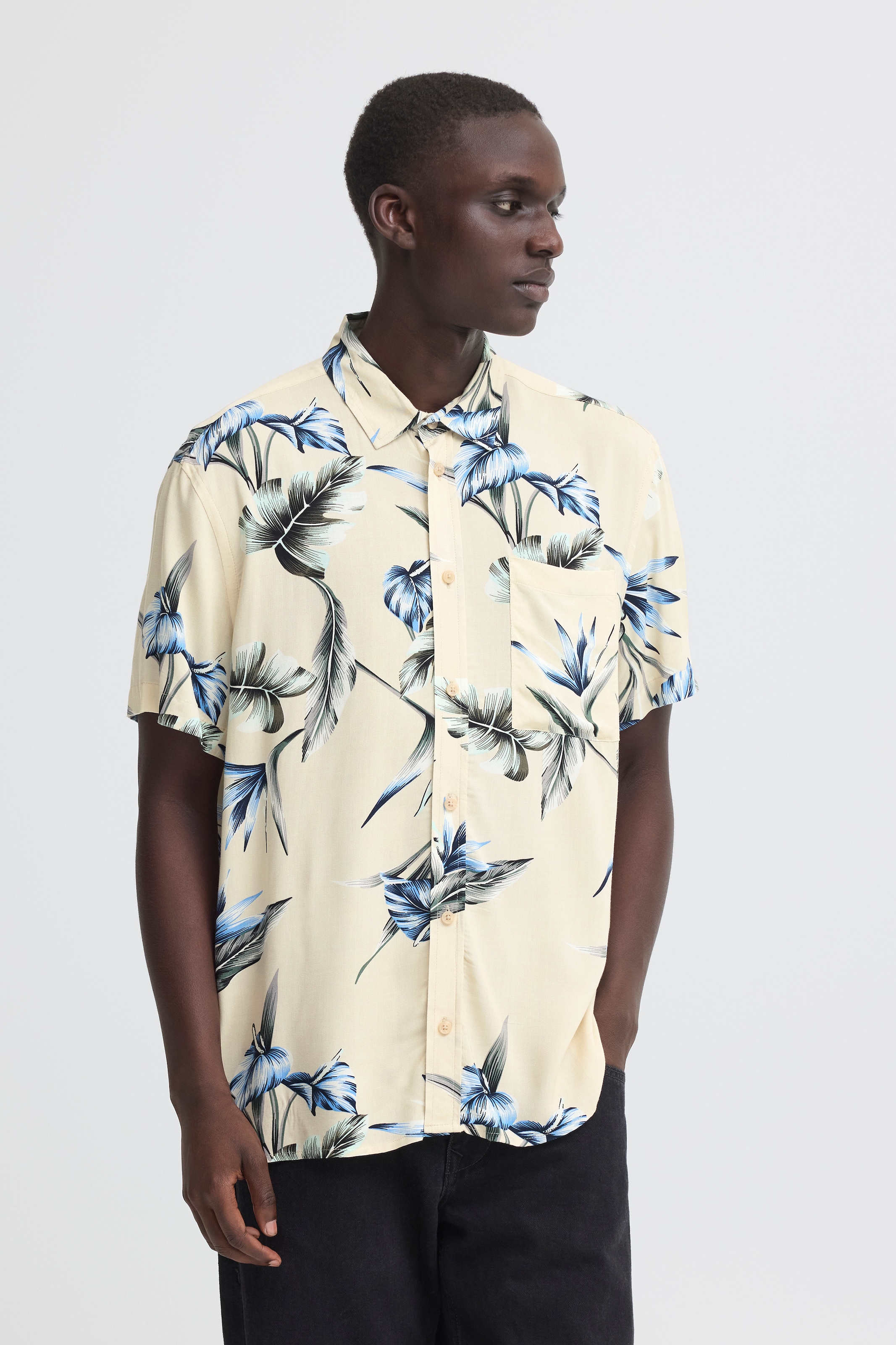 Blend Kurzarmhemd "BHAMELO SHIRT PRINT" lockere Passform, mit geblümtem Print, aus Viskose