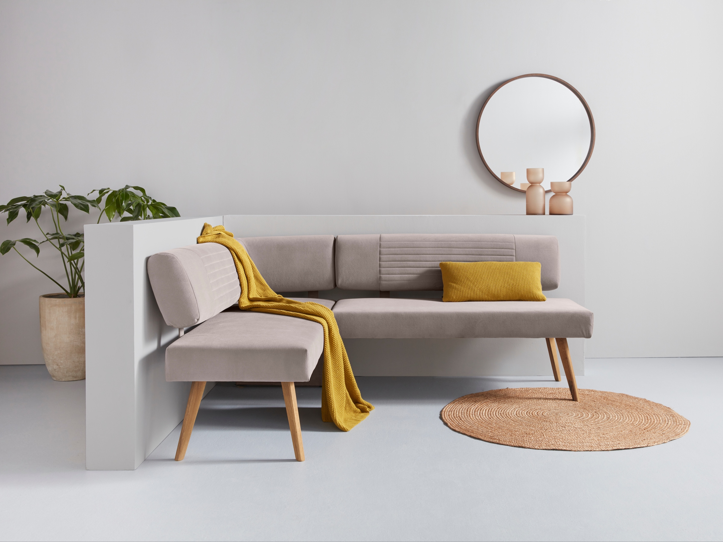 OTTO products Eckbank »Alessja«, Breite langer Schenkel 192 oder 212 cm, Gestell aus Eiche Massivholz