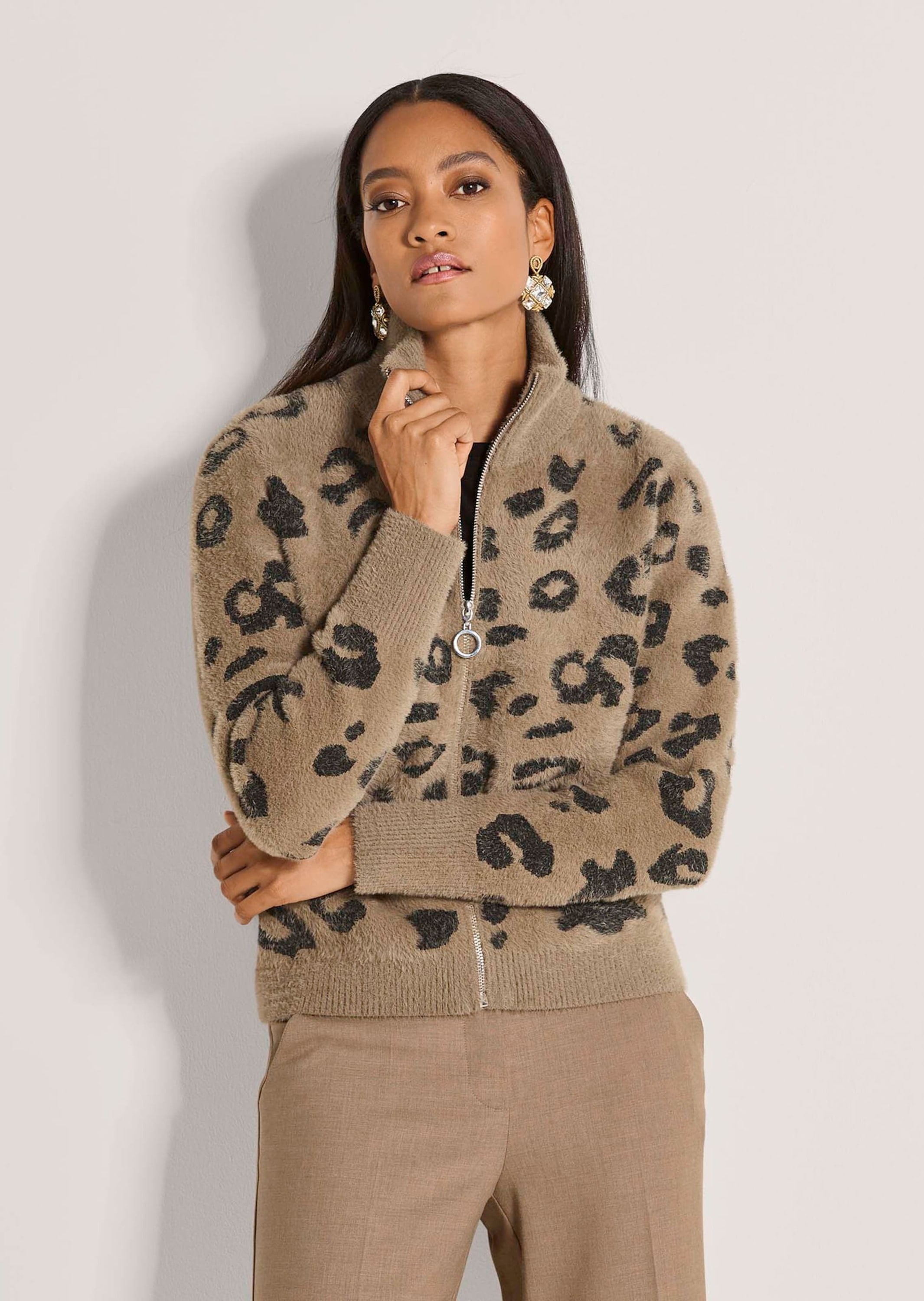 MADELEINE Strickjacke »Strickjacke Strickblouson mit Leopardenmuster«