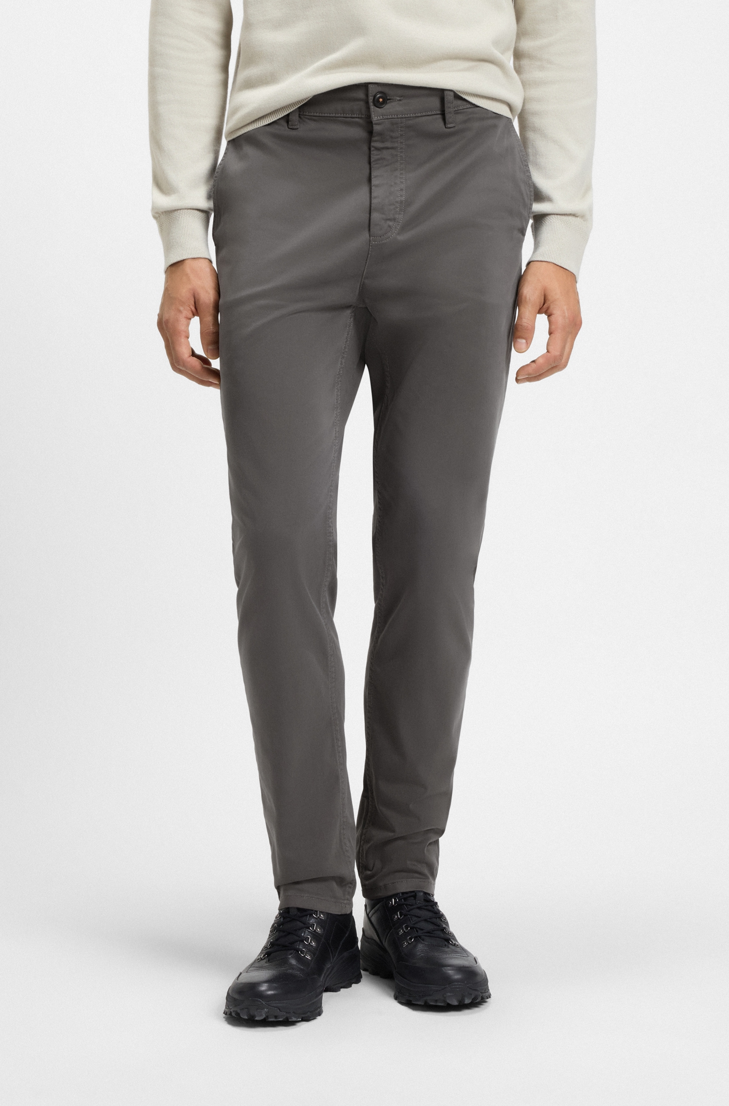 BOSS ORANGE "Tapered-fit" Aus komfortabler Stretch-Baumwolle und mit BOSS Logo hinten