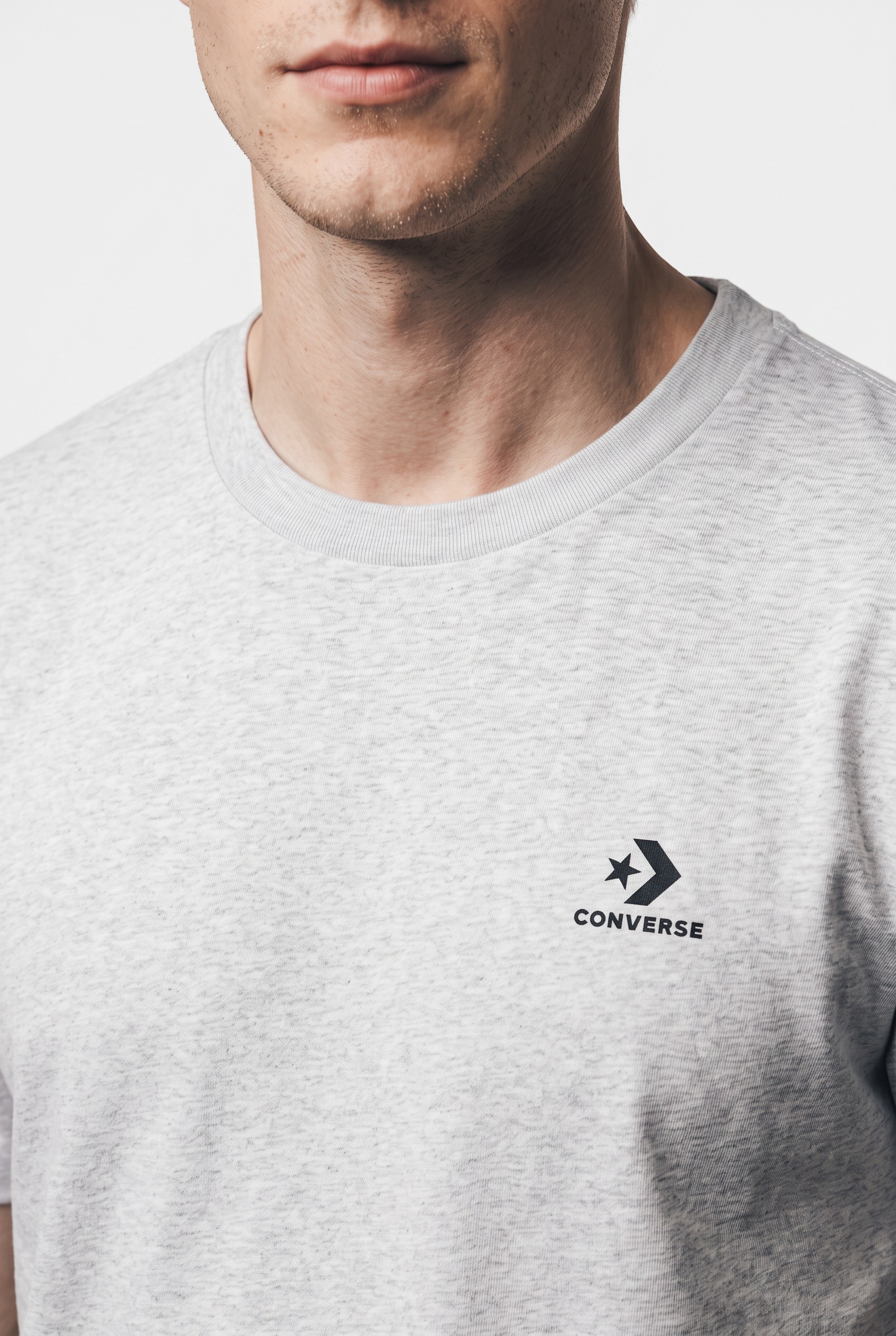 Converse T-Shirt »CHEST STAR CHEV TEE« für Erwachsene, kurzärmelig, für Sportmode und Streetwear
