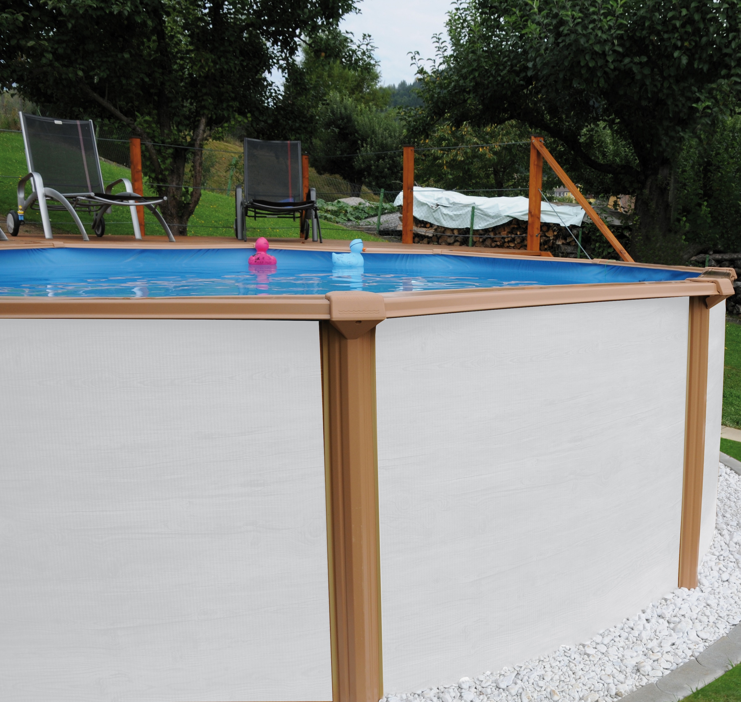 KWAD Rundpool »White Timber inkl. Sicherheitsleiter und Zubehör«, (Set, 5 tlg.), 5-tlg 3,6, 5,5 oder 4,6 m Durchmesser, Höhe: 1,32m, mit blauer Folie