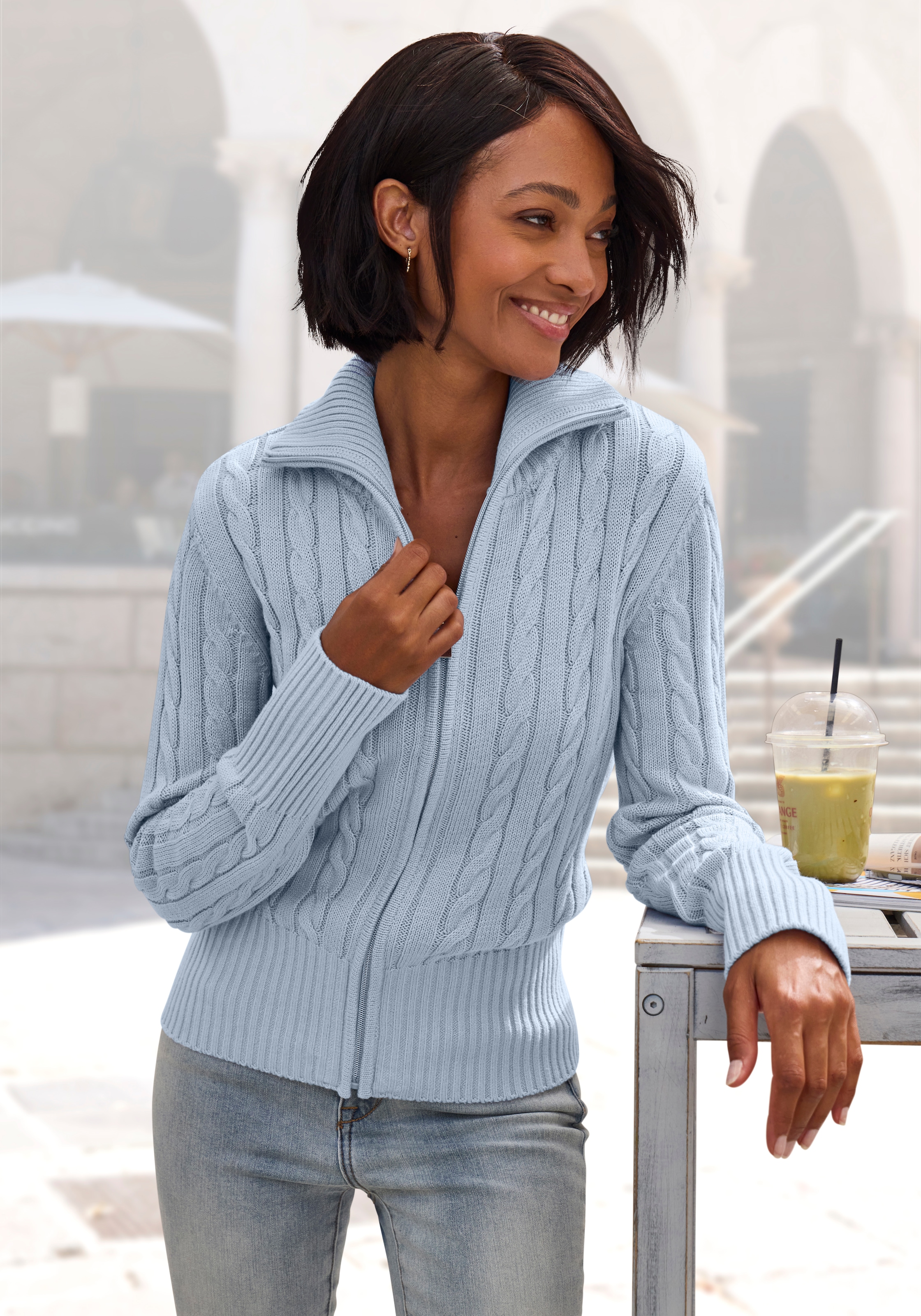 LASCANA Strickjacke mit Zopfstrickmuster, gemütlicher Cardigan mit Reißverschluss