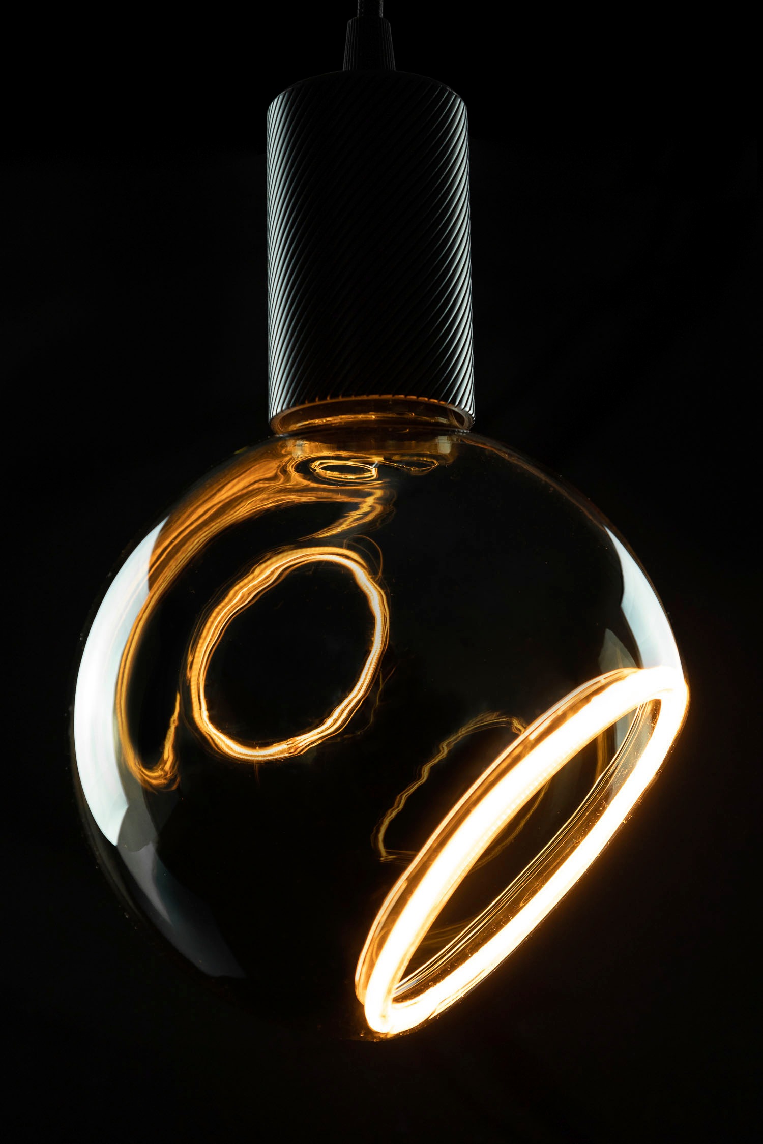 SEGULA LED-Leuchtmittel »LED Floating Globe 150 smokey grau - 45°«, E27, 1 St., Extra-Warmweiß, LED Floating Globe 150 smokey grau - 45°, E27, 6W, CRI >85, dimmbar