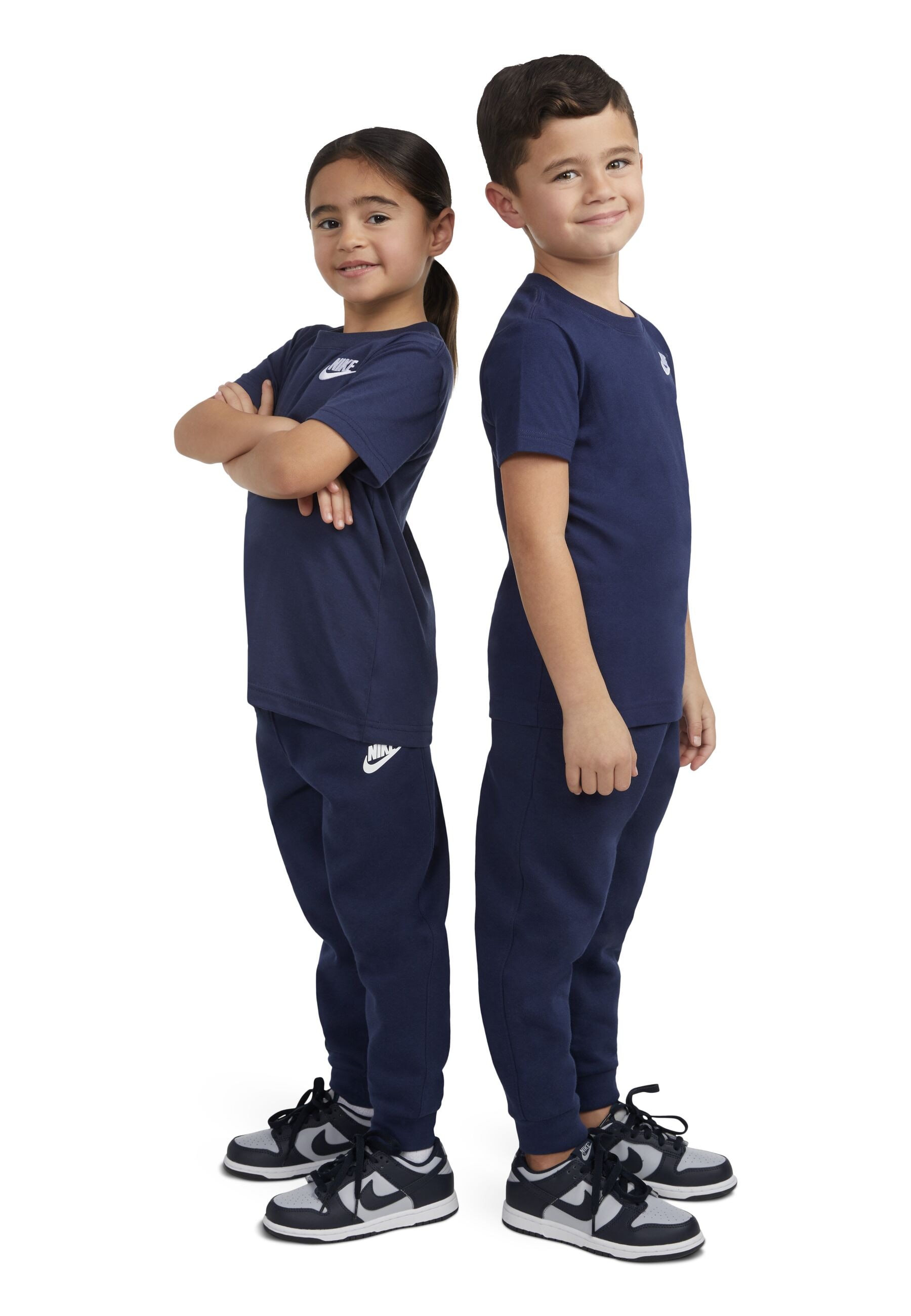 Nike Sportswear T-Shirt »NKN NSW EMBROID FUTURA TEE«, (1 tlg.), für Kinder