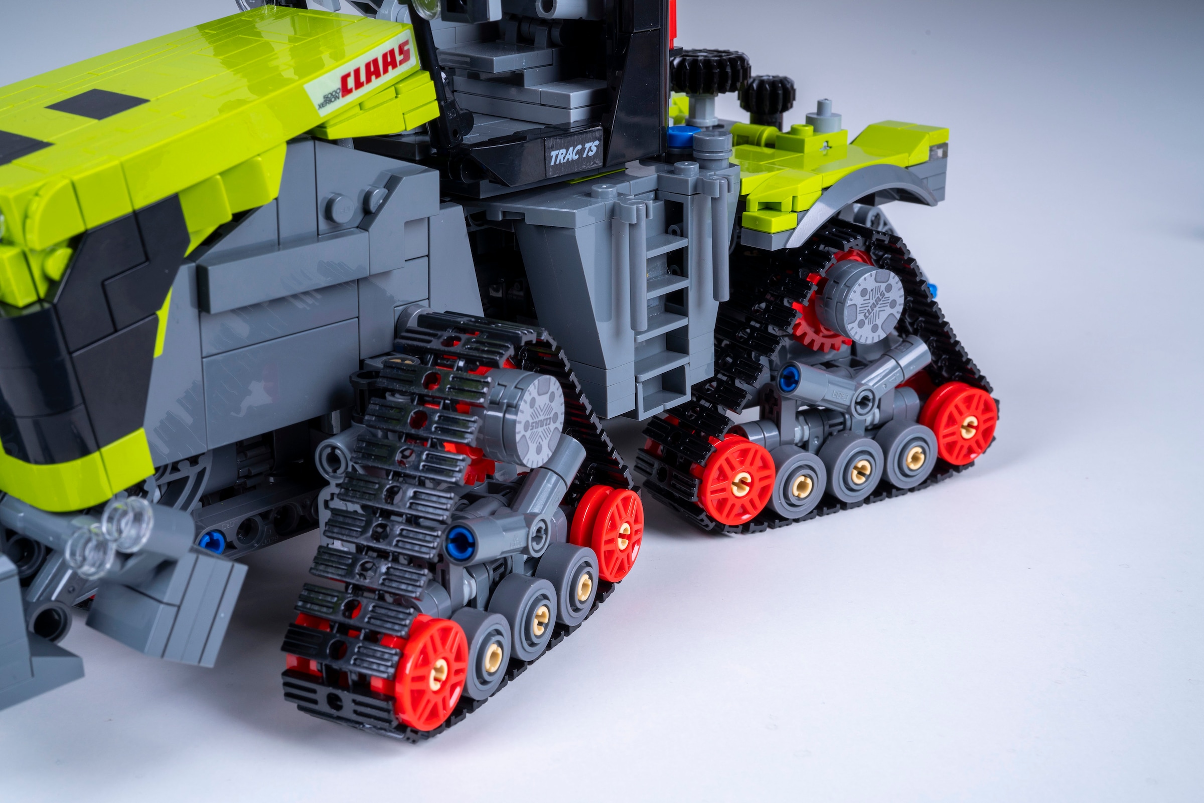 Jamara Konstruktions-Spielset »CaDA, Claas Xerion 5000 Trac TS 1:32 Bricks«, (1336 St.)