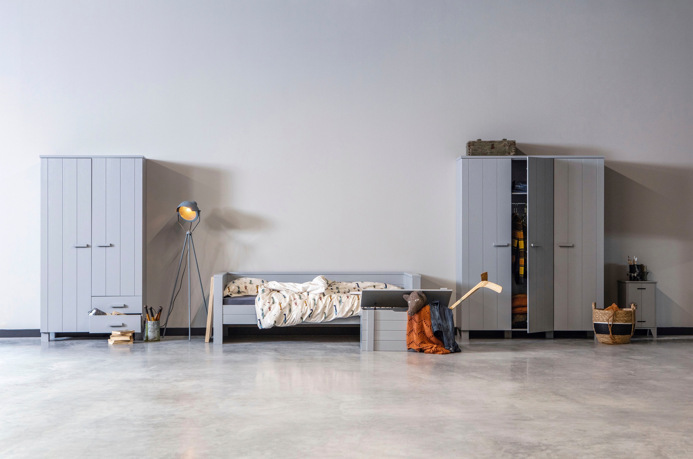 WOOOD Garderobenschrank »Dennis Mehrzweckschrank mit gebürsteter Oberfläche« FSC® Kiefer massiv, gebürstet, Höhe 202 cm