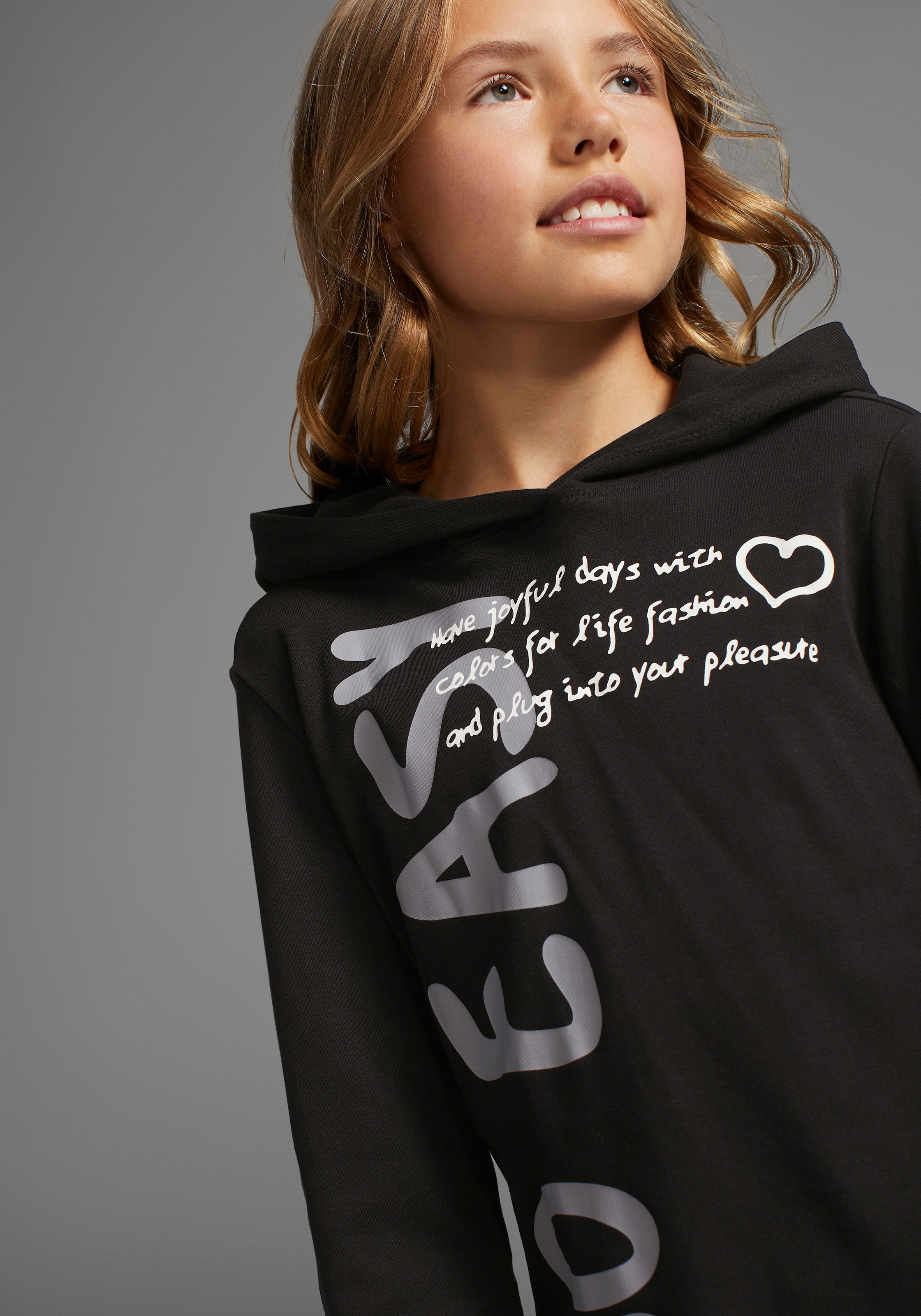 Thumbnail - KIDSWORLD Kapuzenshirt "SO EASY - Print" Langarm, Basic-Passform, mit modischen Drucken