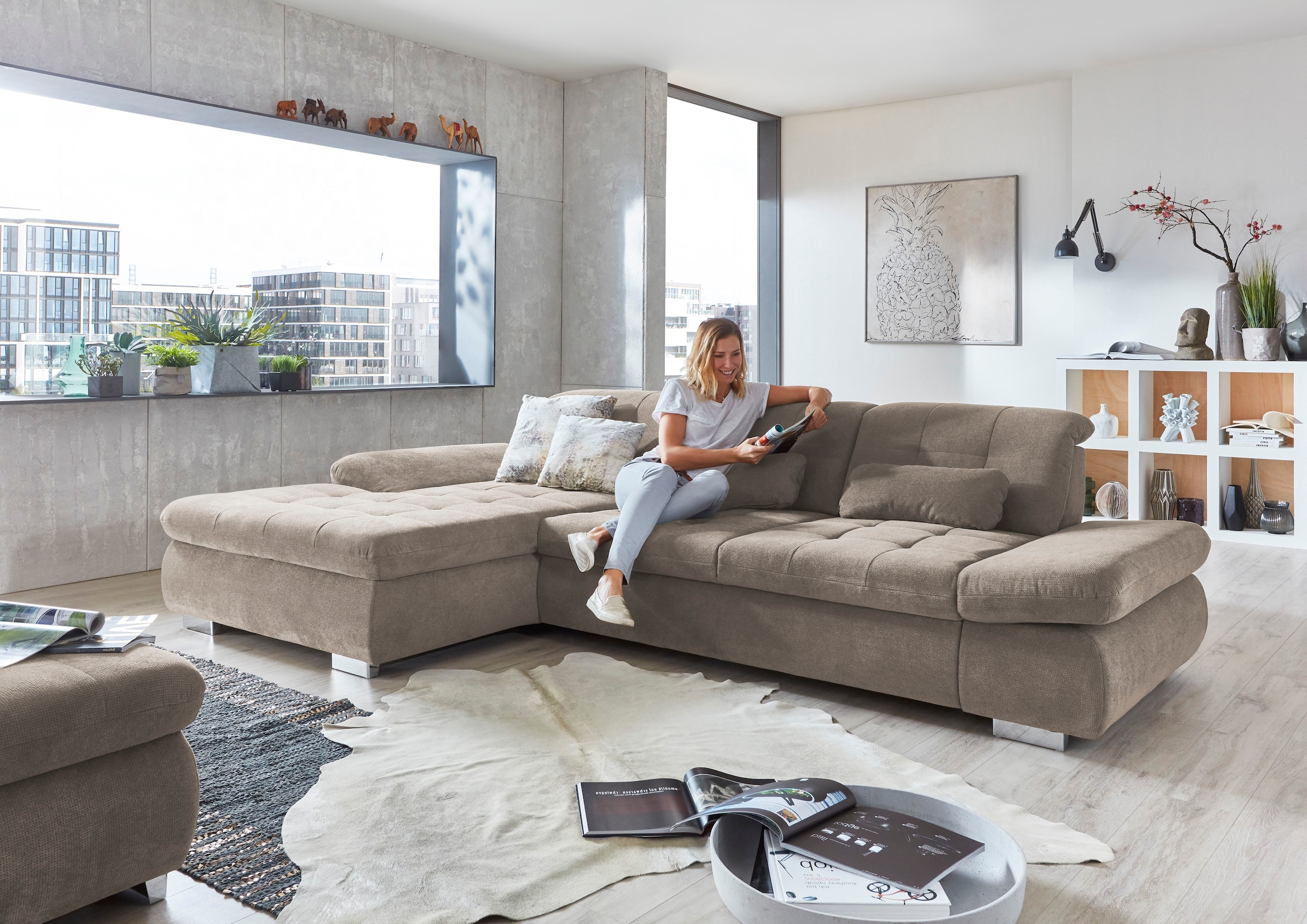 Die PlanBar Ecksofa "MP-IN17004 L-Form, Breite 331 cm, Federkern-Polsterung" inkl. Sitztiefenverstellung, wahlweise weitere Funktionen