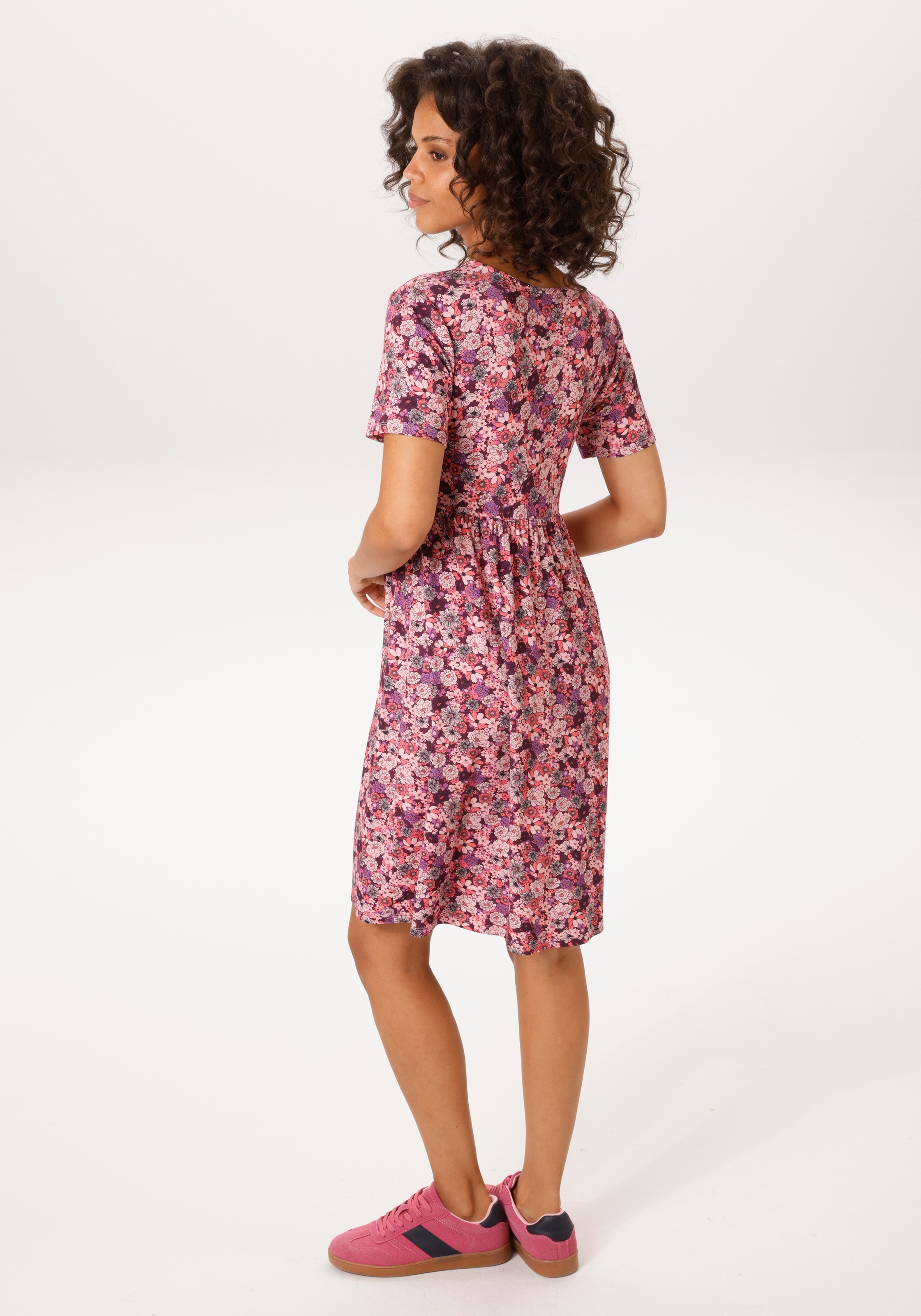 Aniston CASUAL Sommerkleid allover mit grafischen Blüten bedruckt - NEUE KO günstig online kaufen