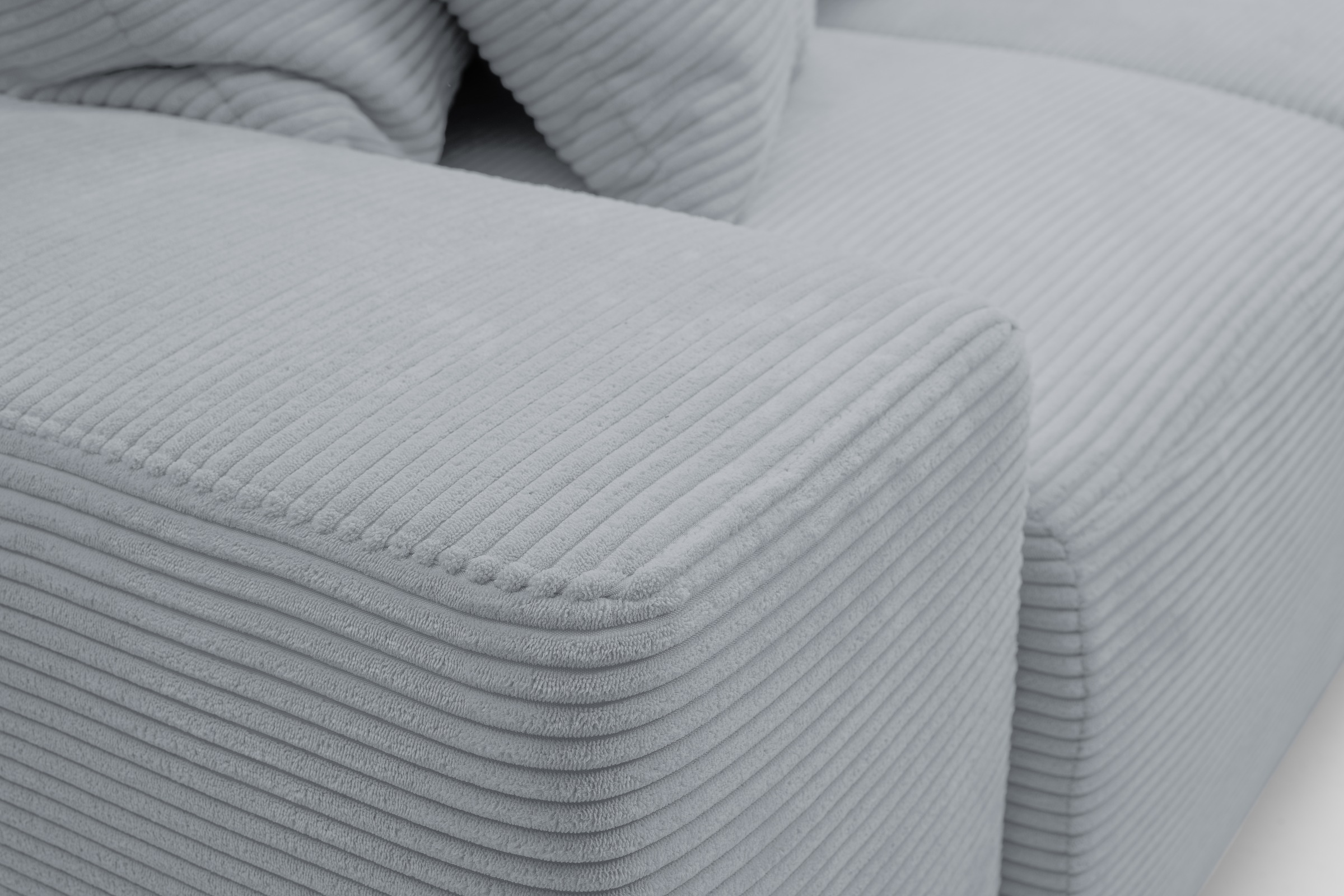WERK2 Ecksofa »Riwa, modernes Sofa zum Kuscheln und Entspannen, Breite 300cm, L-Form«, Trendiges Ecksofa mit vielen Kissen, Schlaffunktion & Bettkasten