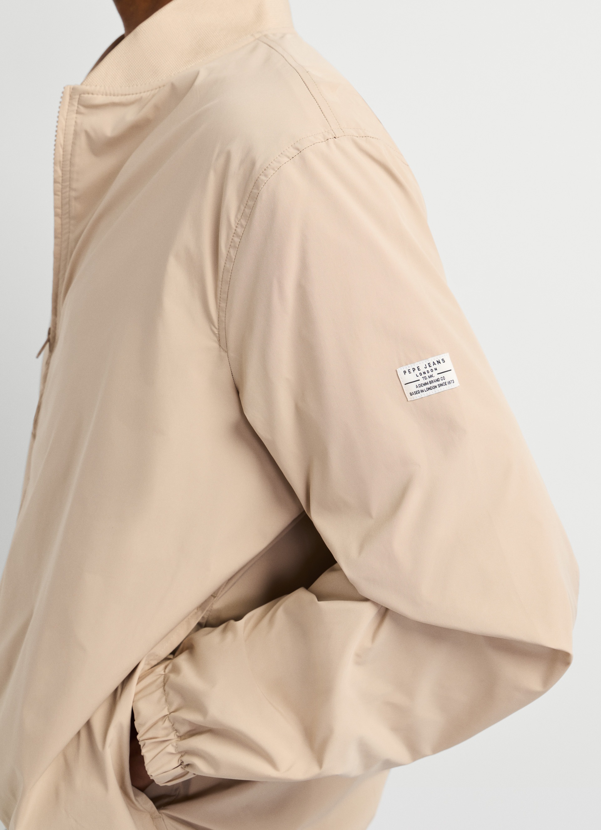 Pepe Jeans Bomberjacke »BELVEDERE« mit Stehkragen, Aufnäher