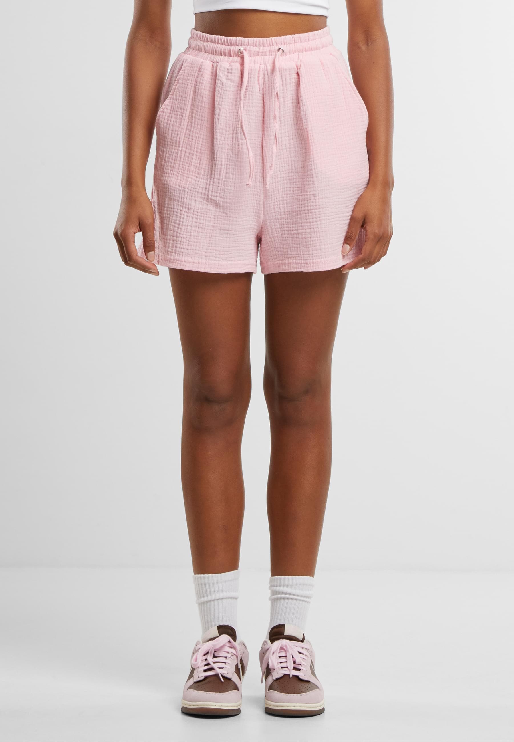 URBAN CLASSICS Sweatshorts »Urban Classics Ladies Musselin Shorts«, (1 tlg.)