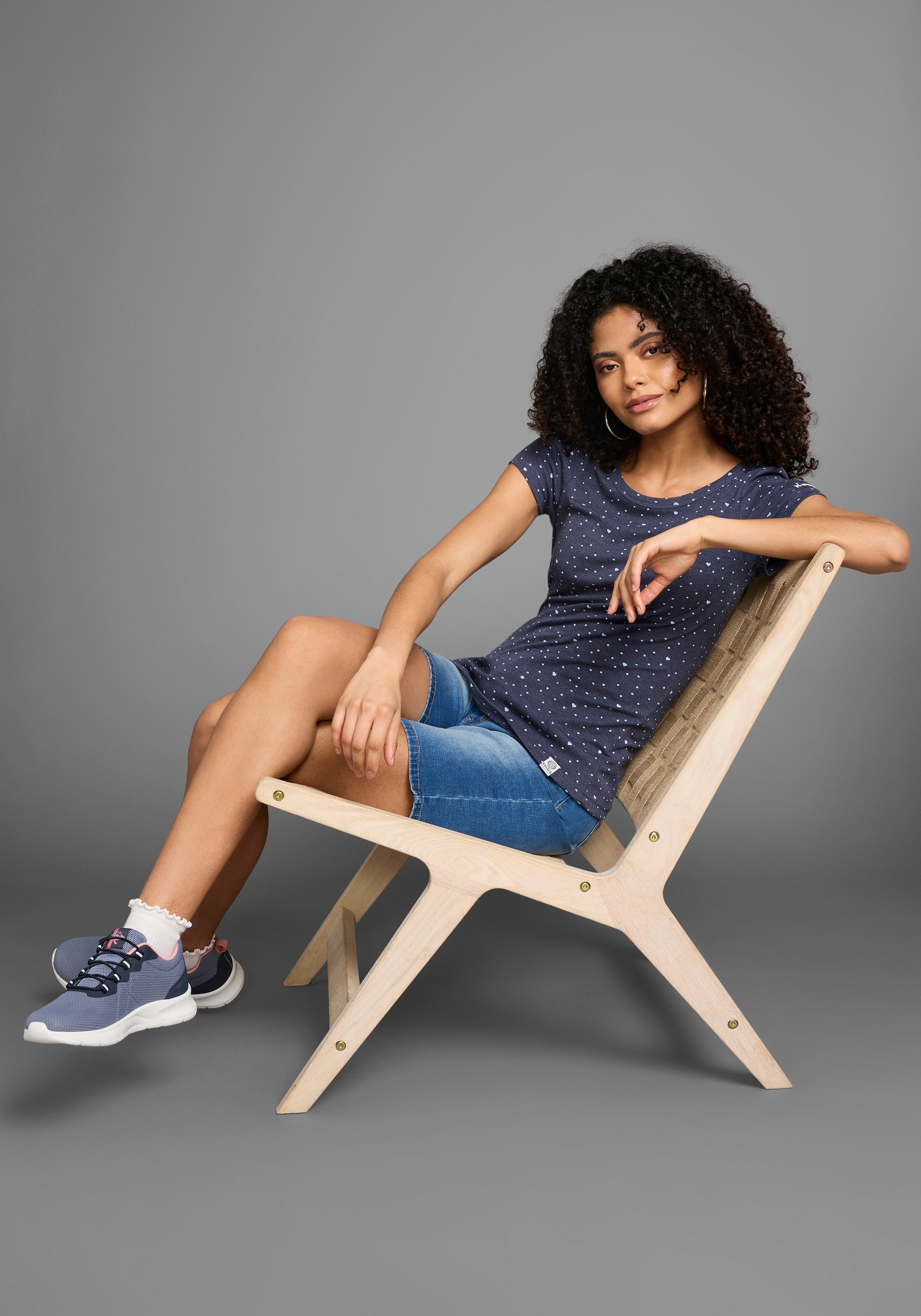 KangaROOS T-Shirt, Kurzarm, elastische Rippware, mit Herz-Muster, Rundhalsausschnitt