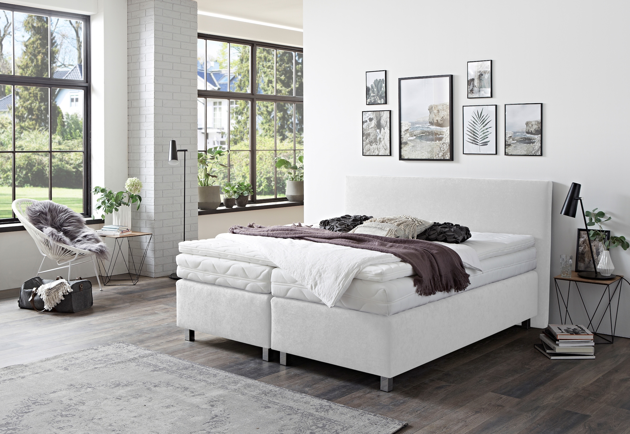 Westfalia Schlafkomfort Boxspringbett, Verchromte Metallfüße, die die Kopfteilform aufgreifen