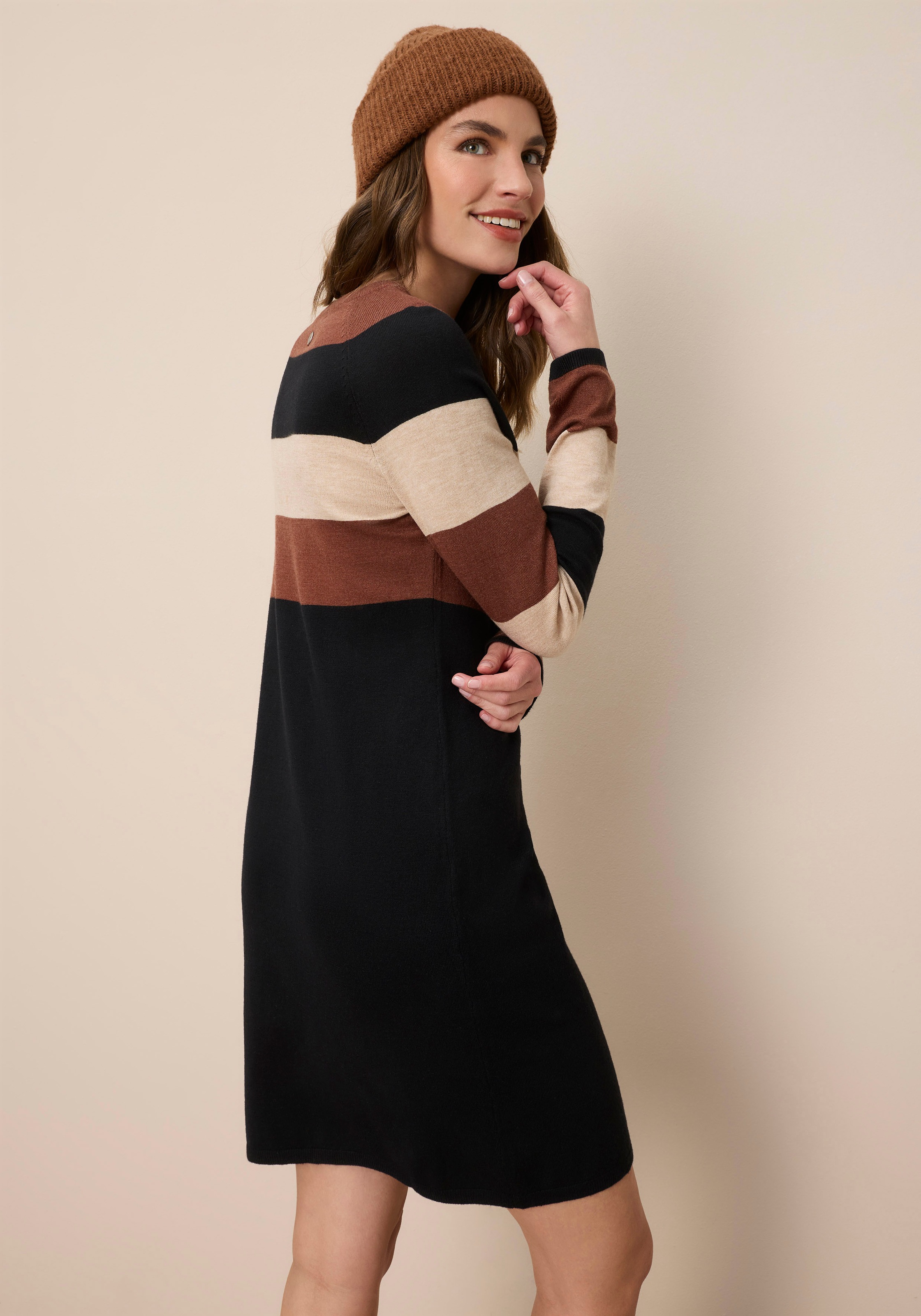 Tamaris Strickkleid aus Feinstrick, für Casualmode und Frühling, gestreifte günstig online kaufen