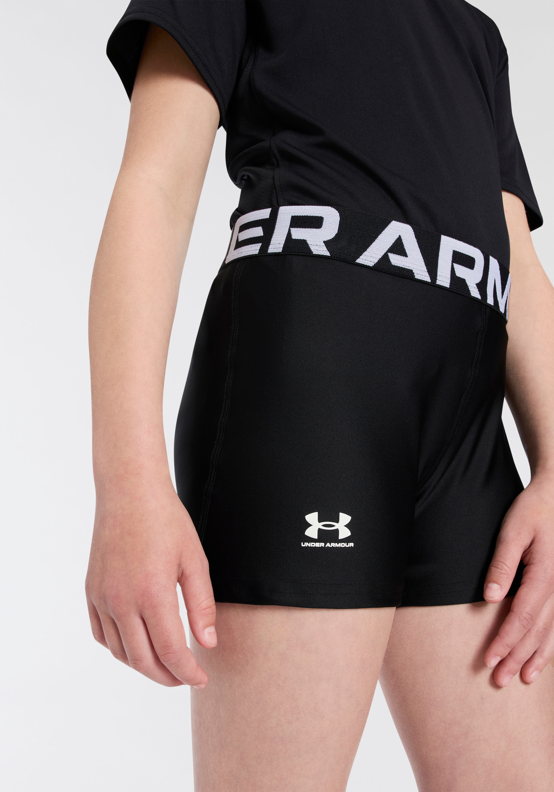 Under Armour® Trainingsshorts »HeatGear®«, Für Kinder - Perfekt für die warmen Tage. Hält dich kühl und trocken.