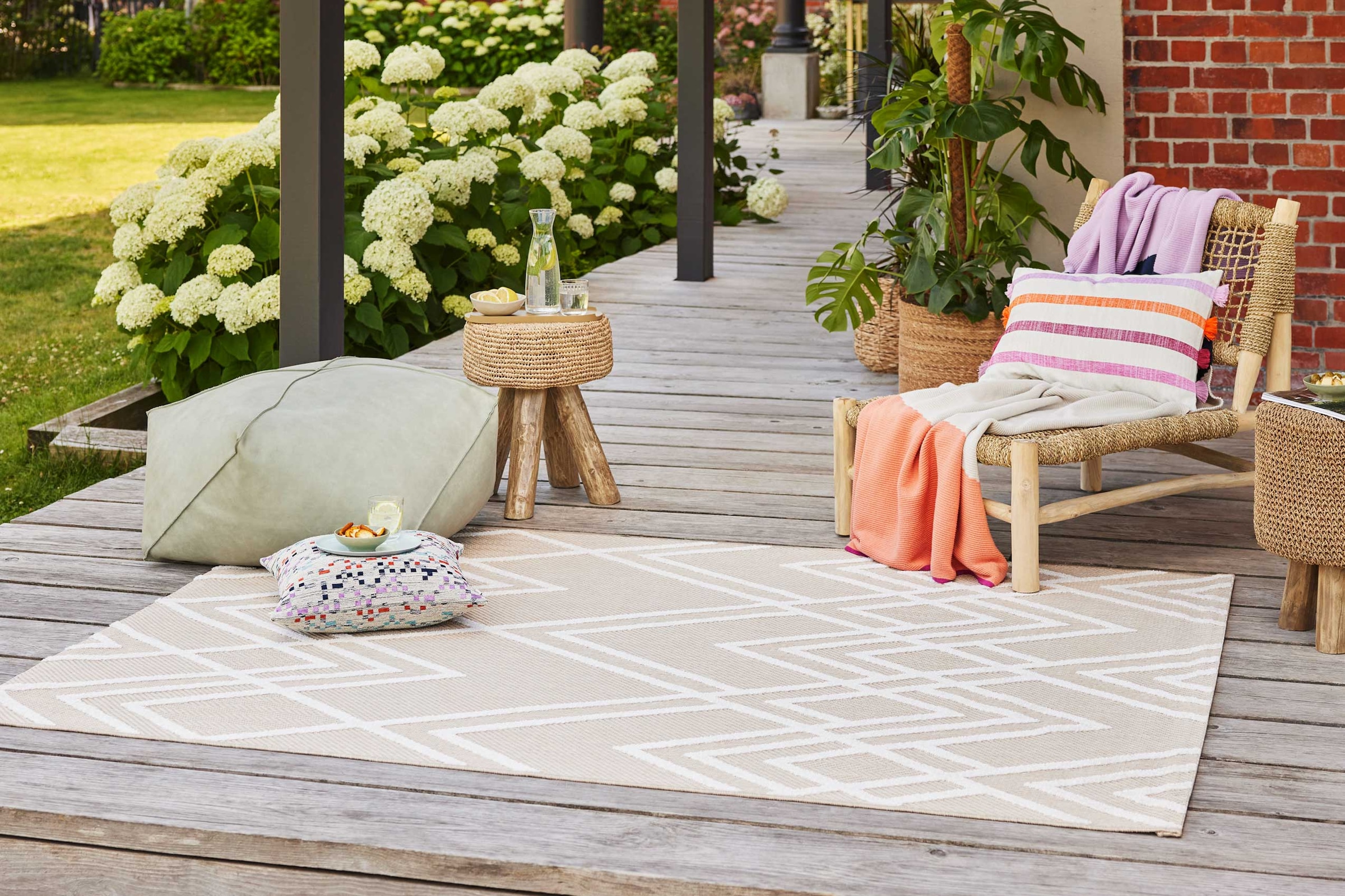 Esprit Outdoorteppich »Rave,  ESP-54228«, rechteckig, 6 mm Höhe, mit Hoch-Tief-Effekt, Rauten-Design, modern, robust, Terrasse, Küche
