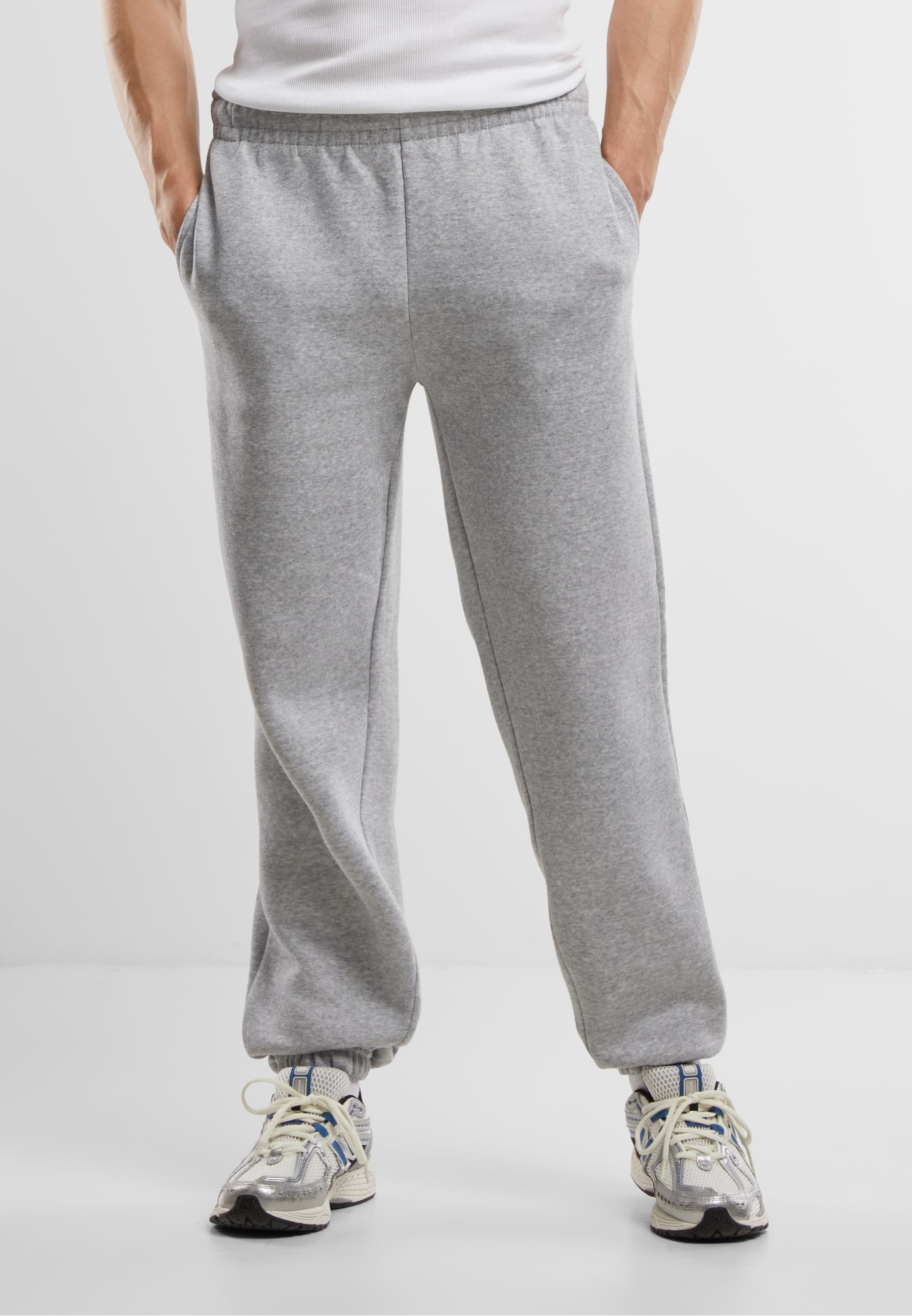 URBAN CLASSICS Jogginghose »Urban Classics Basic Essential Sweatpants«, (1 tlg.)