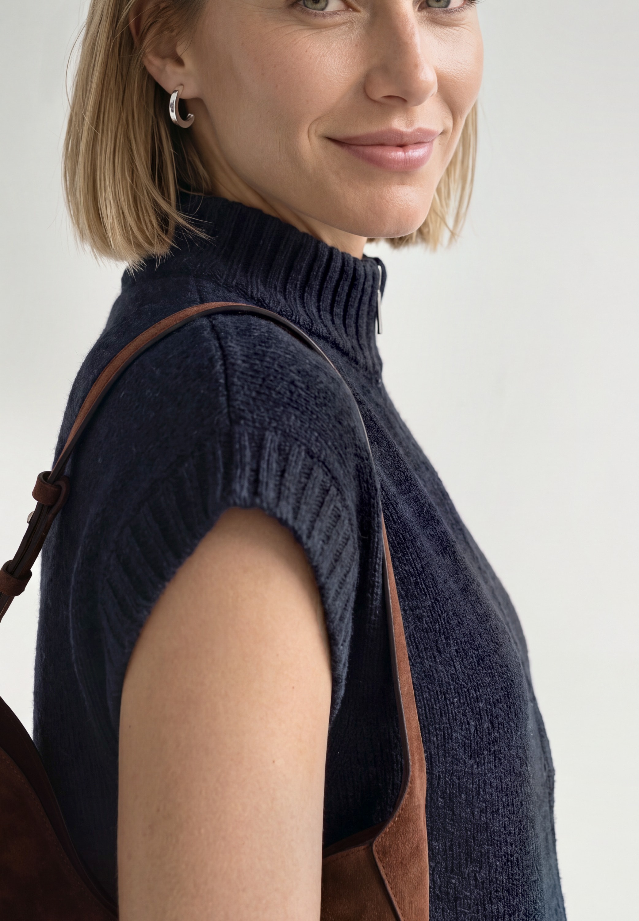 STREET ONE Strickjacke Kurzarm-Cardigan mit Turtle Neck und Zipper