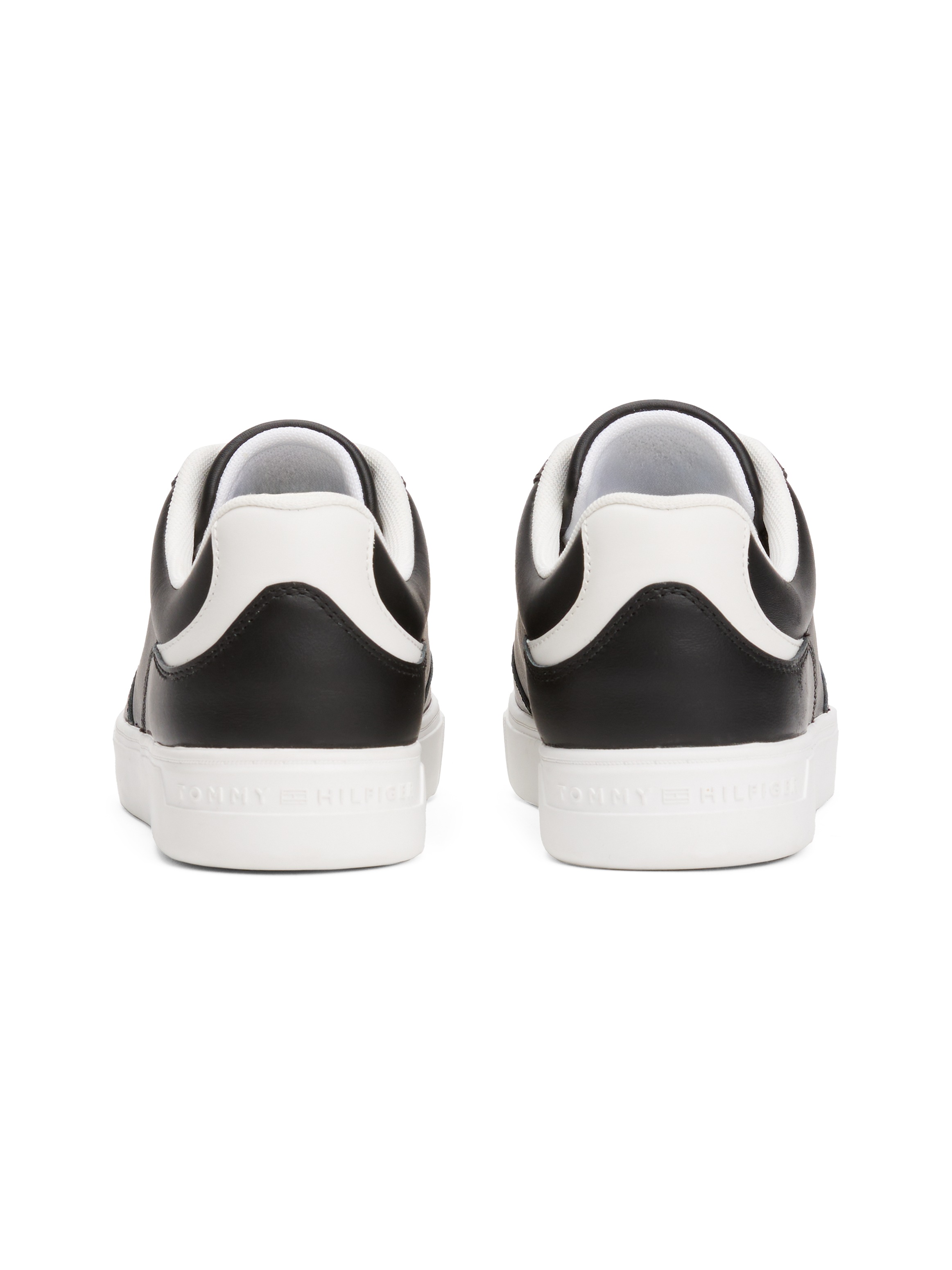 Tommy Hilfiger Plateausneaker »CASUAL CUPSOLE SNEAKER«, Freizeitschuh, Halbschuh, Schnürer mit goldfarbenem Logoschriftzug