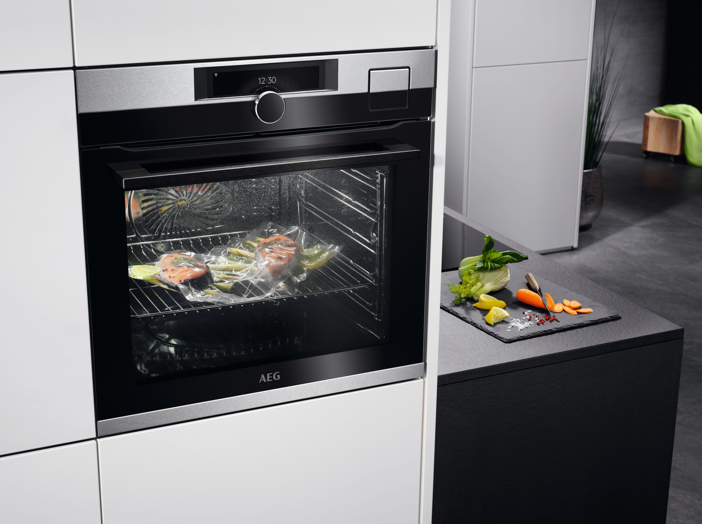 AEG Einbaubackofen  »BSE99823BM«, SteamPro - Dampf- & Sous Vide-Garen, Kerntemperatursensor, WiFi, Grill
